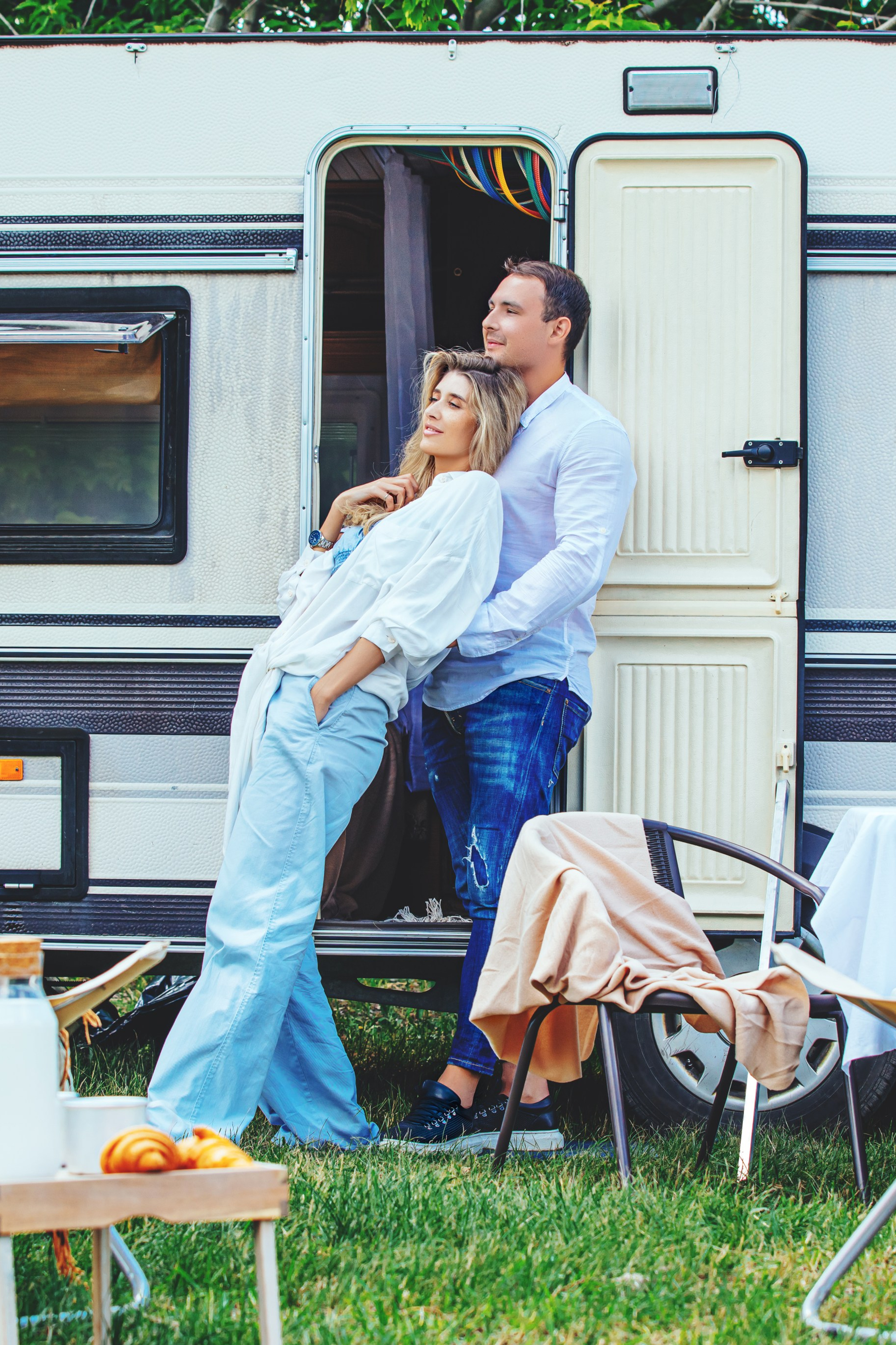 Romance sur la route: Une histoire d’amour dans une maison sur roues. Photographe professionnelle de la ville d’Auxerre - Ekaterina Mathieu