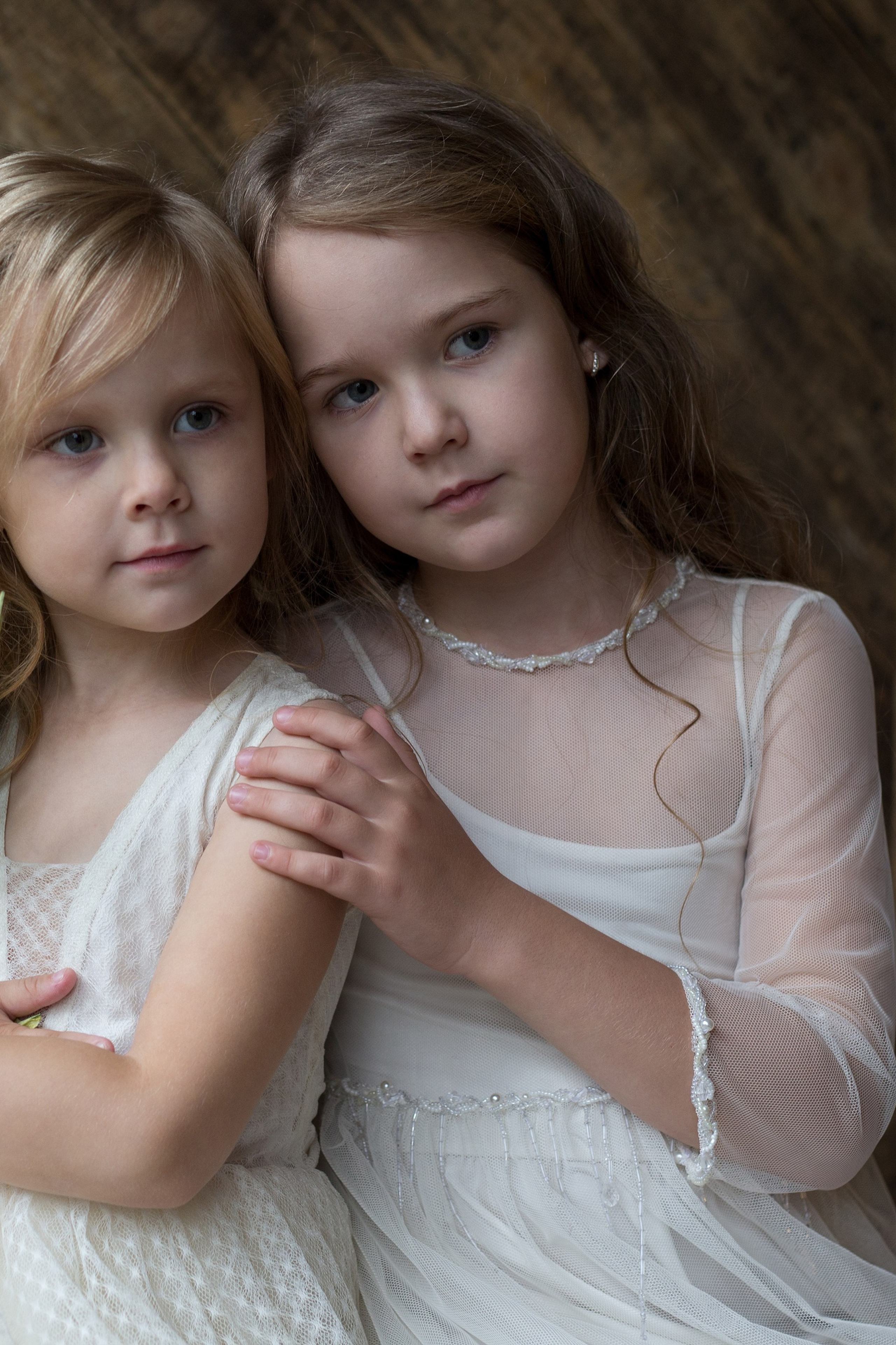 Petites sœurs. Photographe professionnelle de la ville d’Auxerre - Ekaterina Mathieu