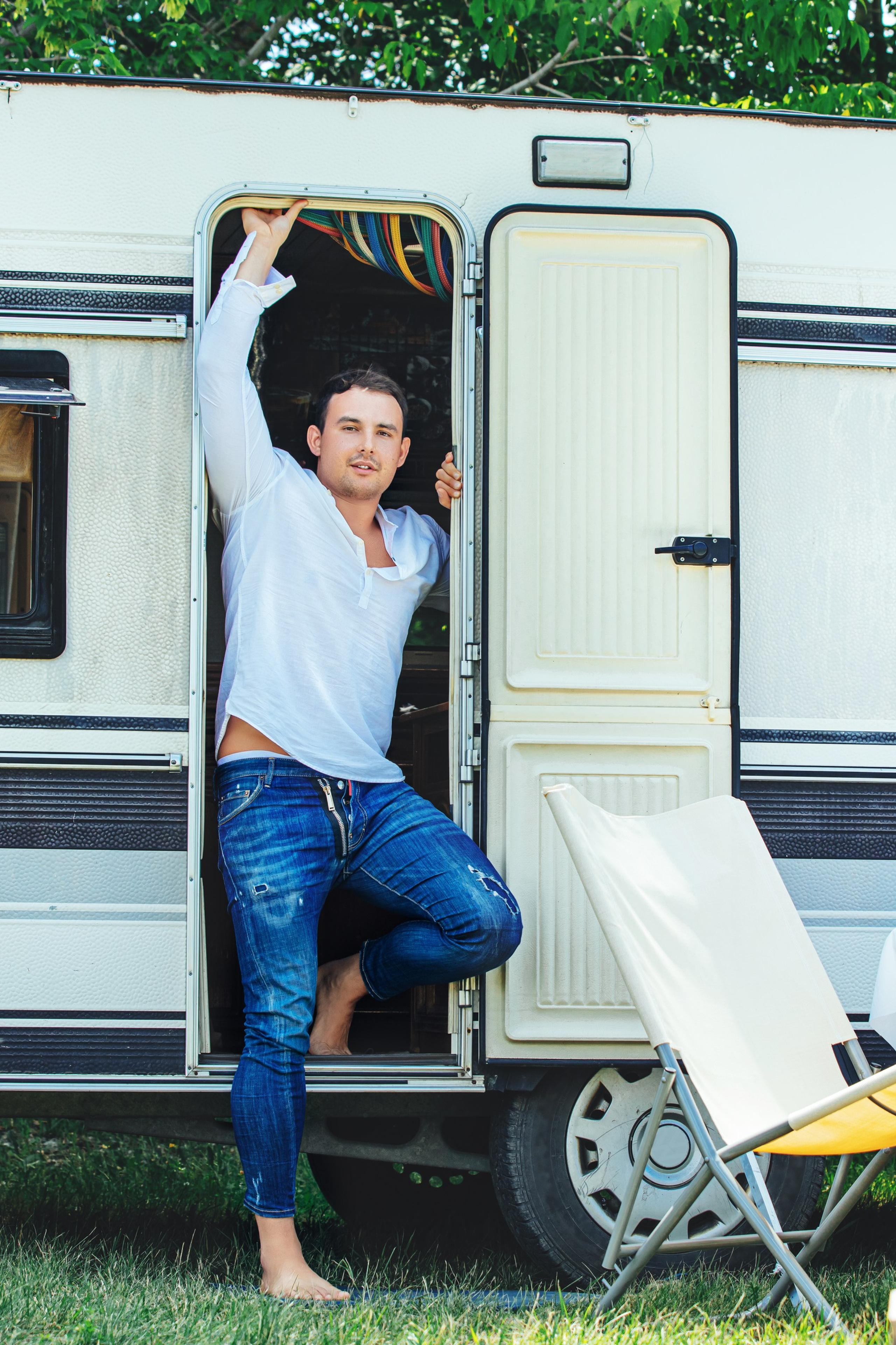 Romance sur la route: Une histoire d’amour dans une maison sur roues. Photographe professionnelle de la ville d’Auxerre - Ekaterina Mathieu