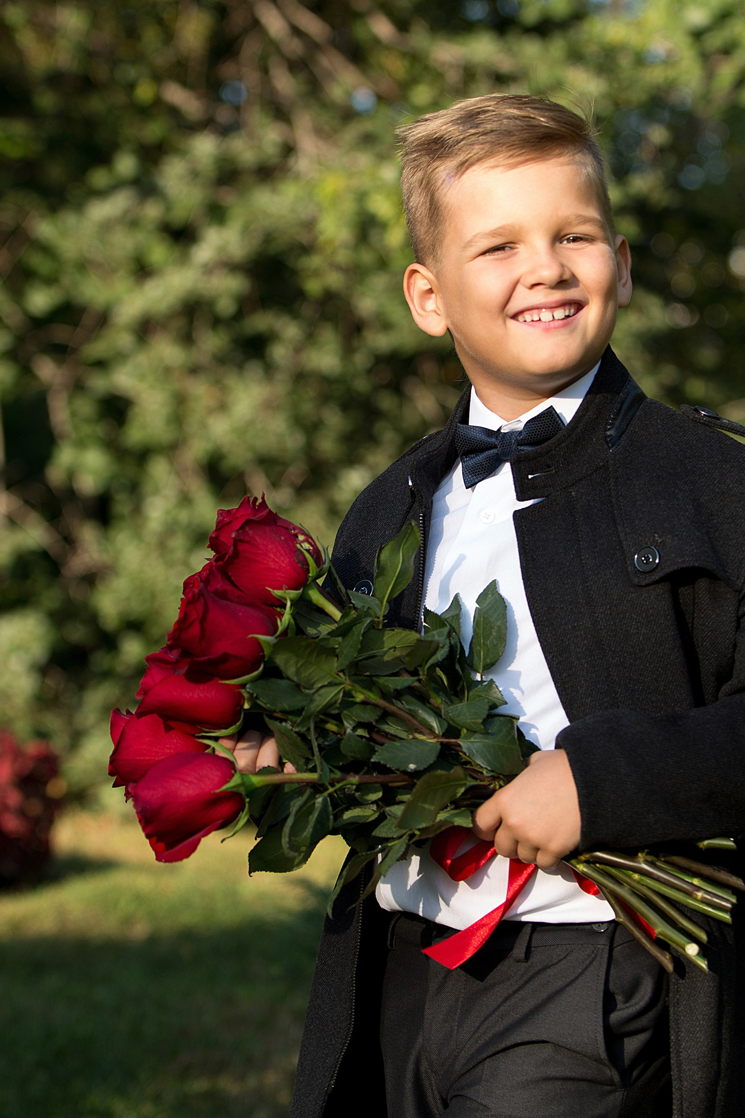 Le premier jour de vie scolaire. Le bonheur d’être la mère de ce garçon. Photographe professionnelle de la ville d’Auxerre - Ekaterina Mathieu