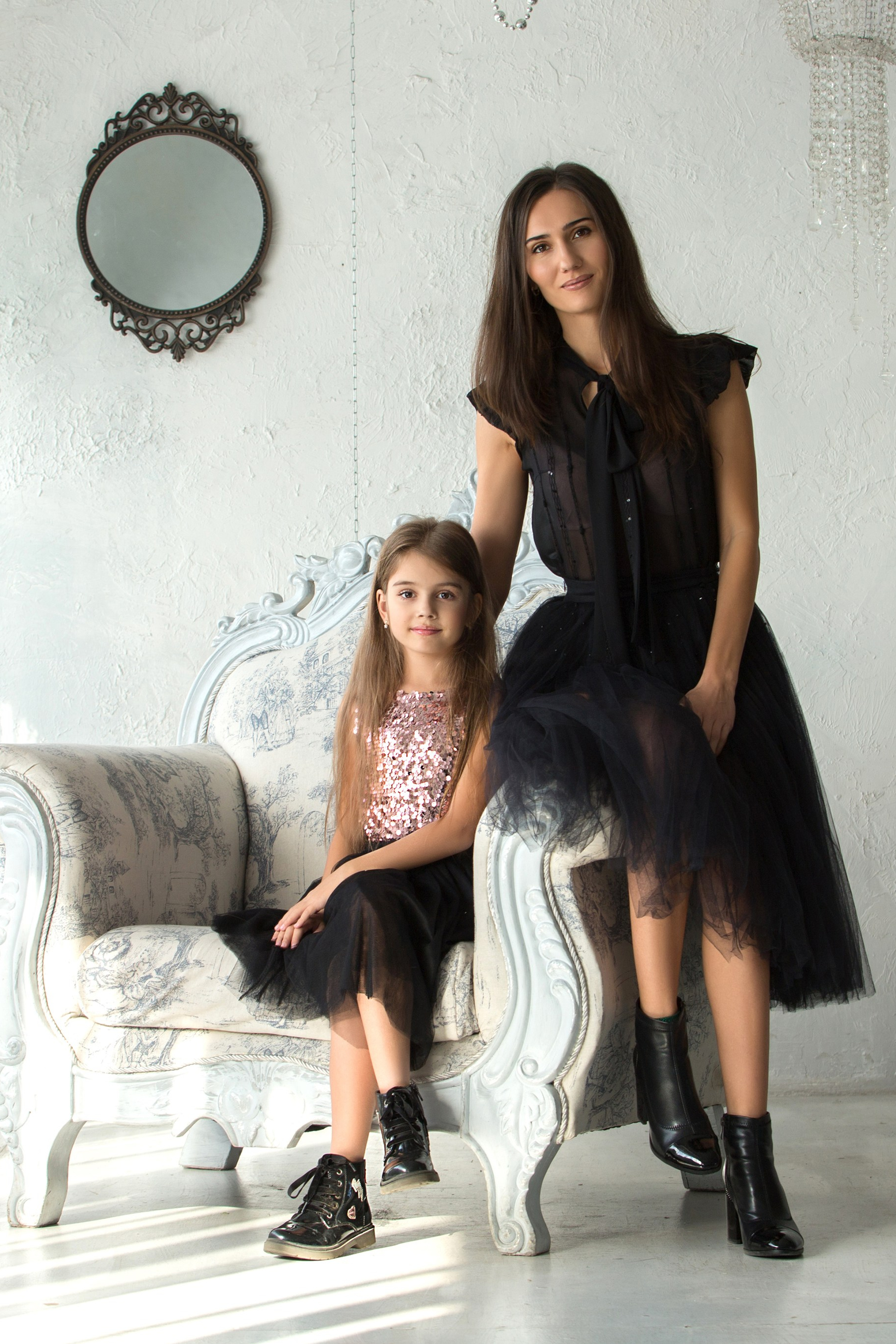 La douceur est tendre. Séance photo mère et fille. Photographe professionnelle de la ville d’Auxerre - Ekaterina Mathieu