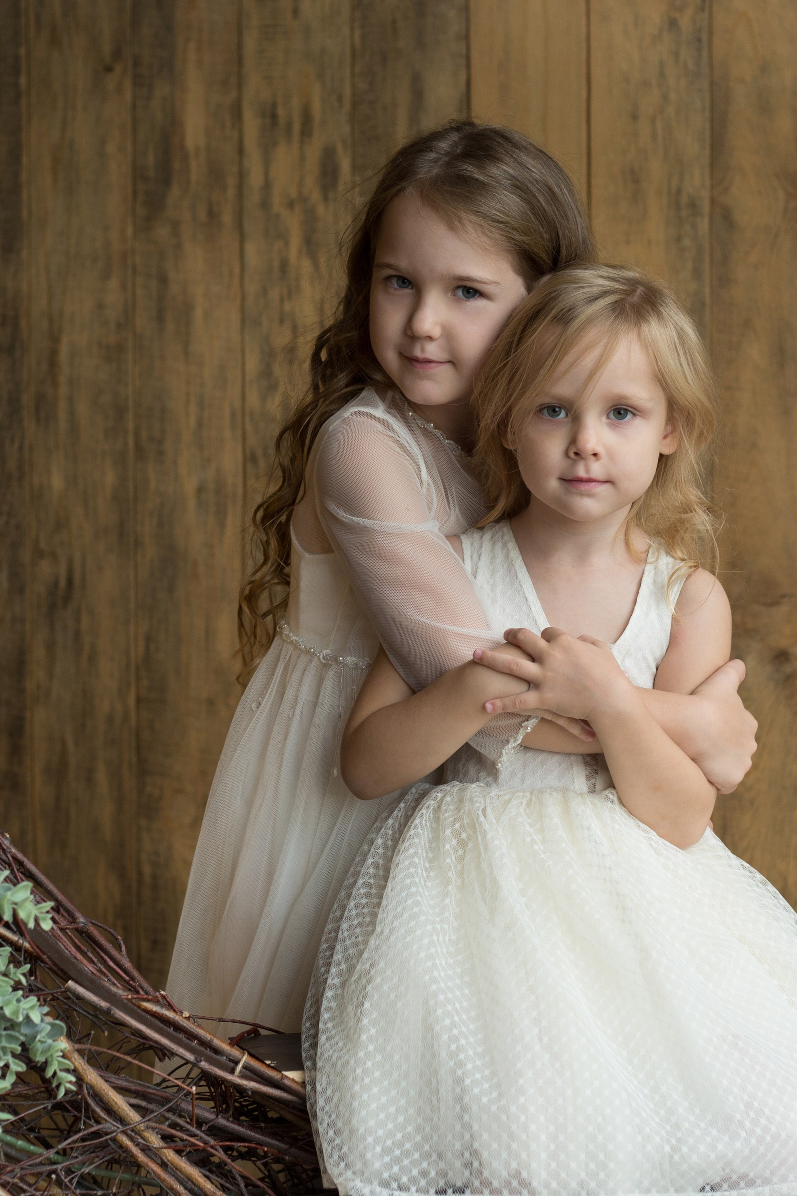 Petites sœurs. Photographe professionnelle de la ville d’Auxerre - Ekaterina Mathieu