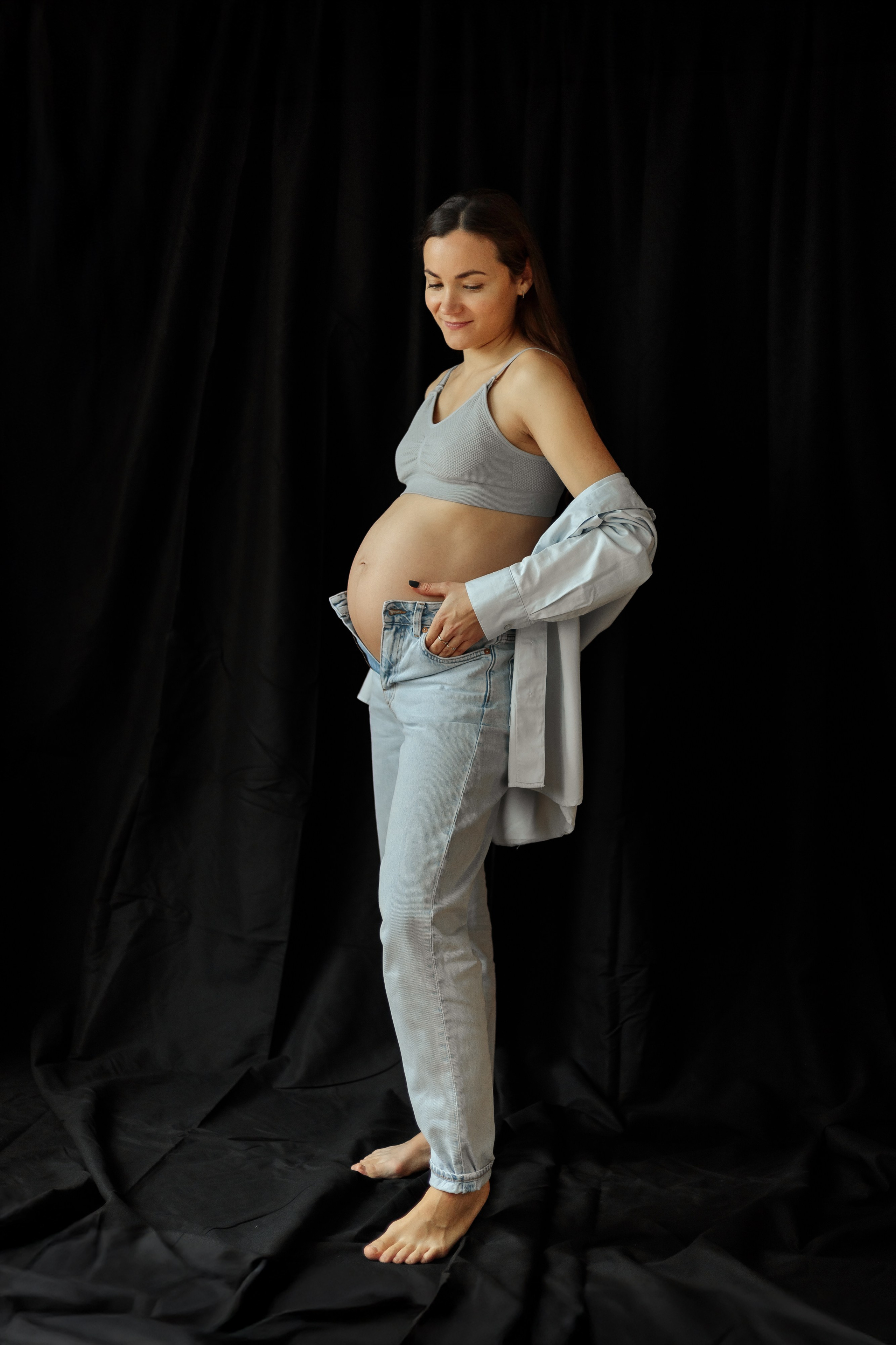 Pregnancy shooting at home