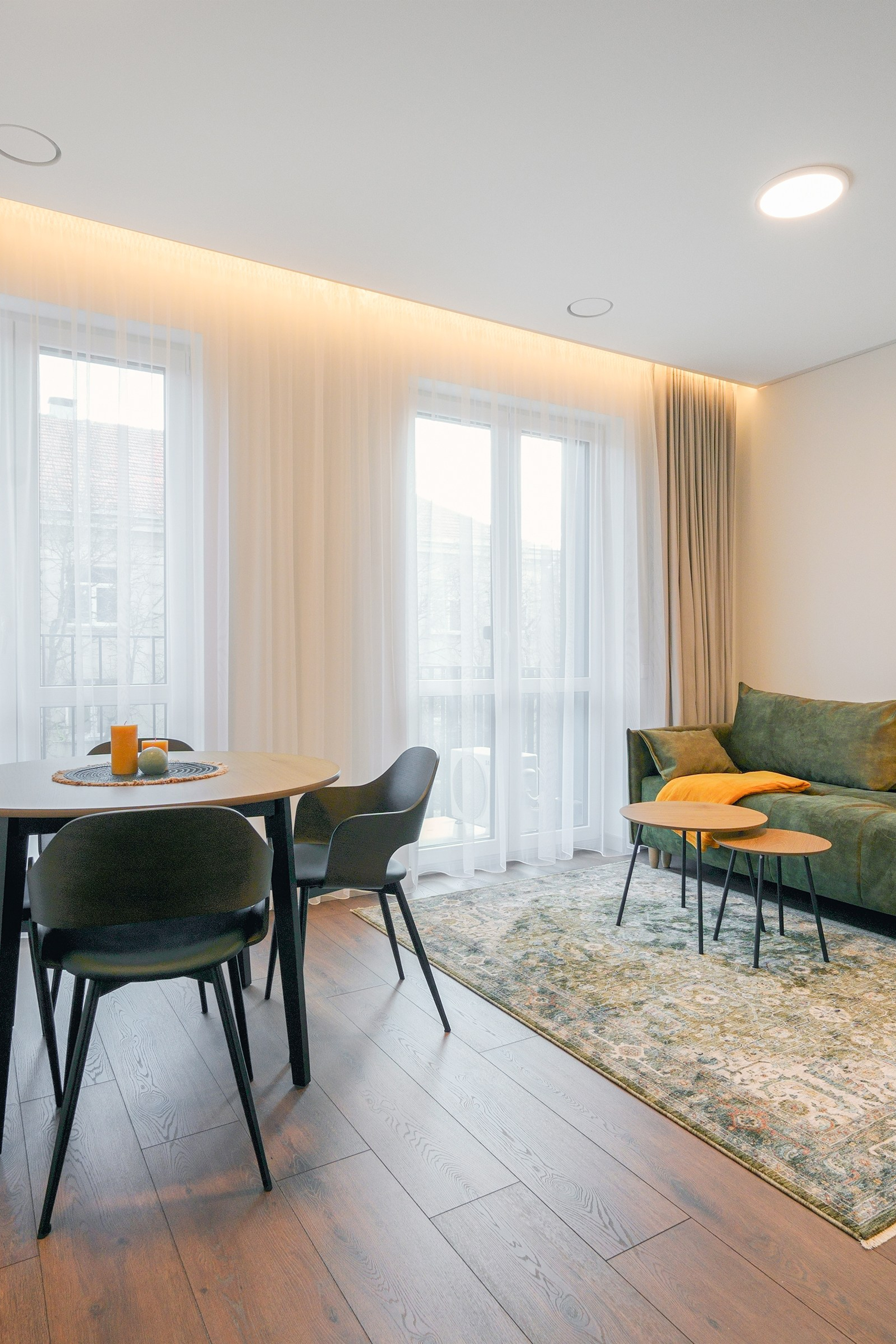 N.Lentvaris. Elina Sapiega fotografė Vilniuje