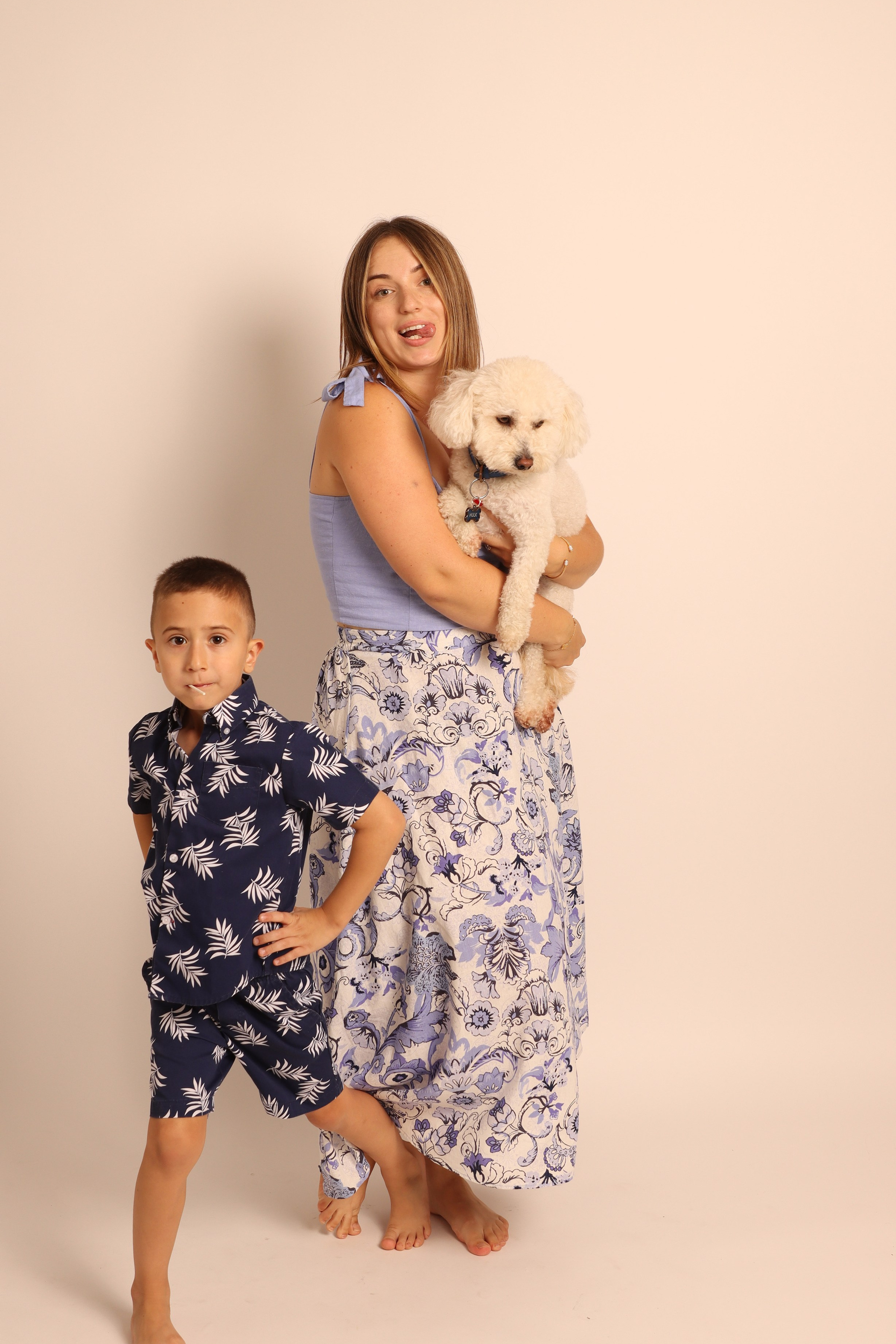 GALLERY IN SHOOT IT YOURSELF. SHOOT IT YOURSELF — SELF PORTRAIT STUDIO IN CHICAGO