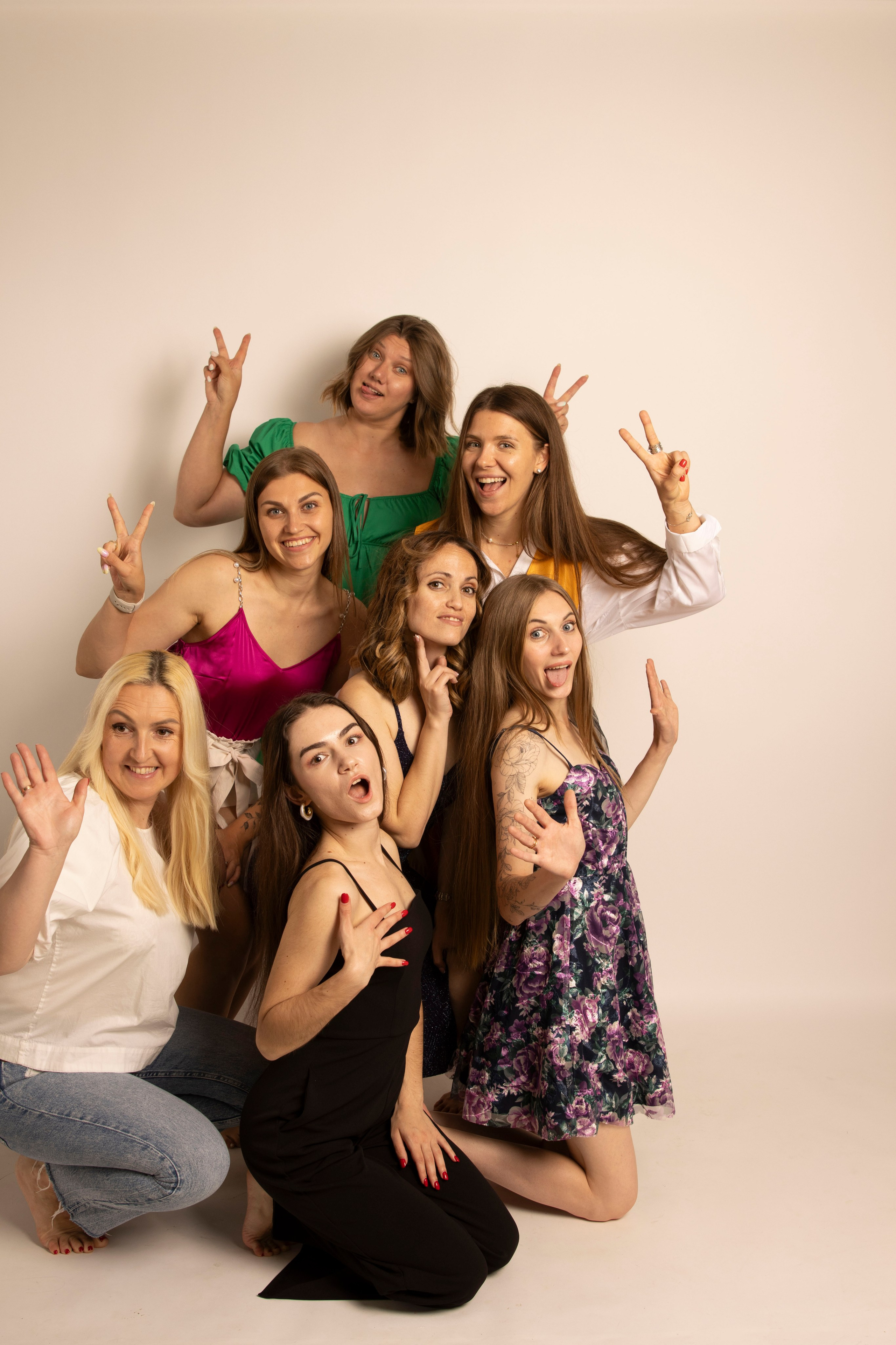 GALLERY IN SHOOT IT YOURSELF. SHOOT IT YOURSELF — SELF PORTRAIT STUDIO IN CHICAGO