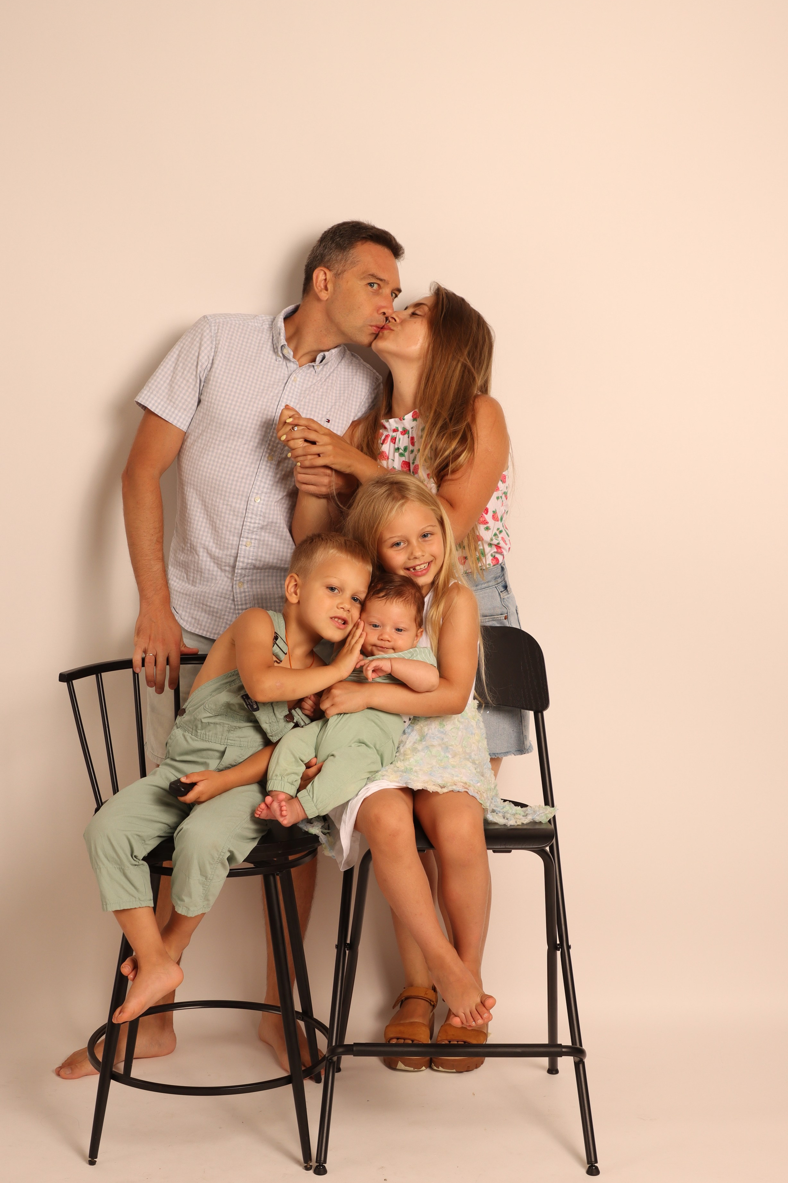 GALLERY IN SHOOT IT YOURSELF. SHOOT IT YOURSELF — SELF PORTRAIT STUDIO IN CHICAGO