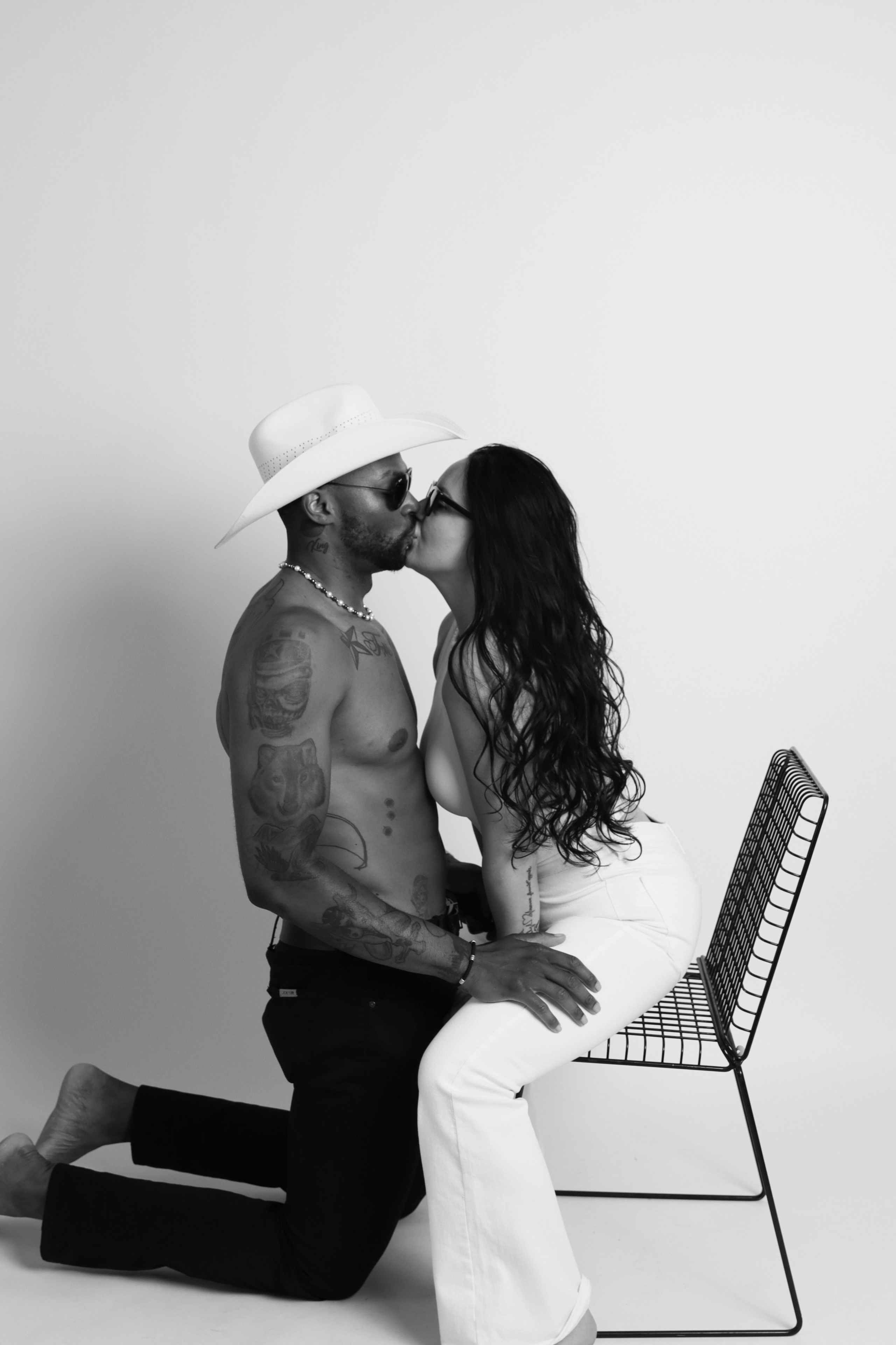 GALLERY IN SHOOT IT YOURSELF. SHOOT IT YOURSELF — SELF PORTRAIT STUDIO IN CHICAGO