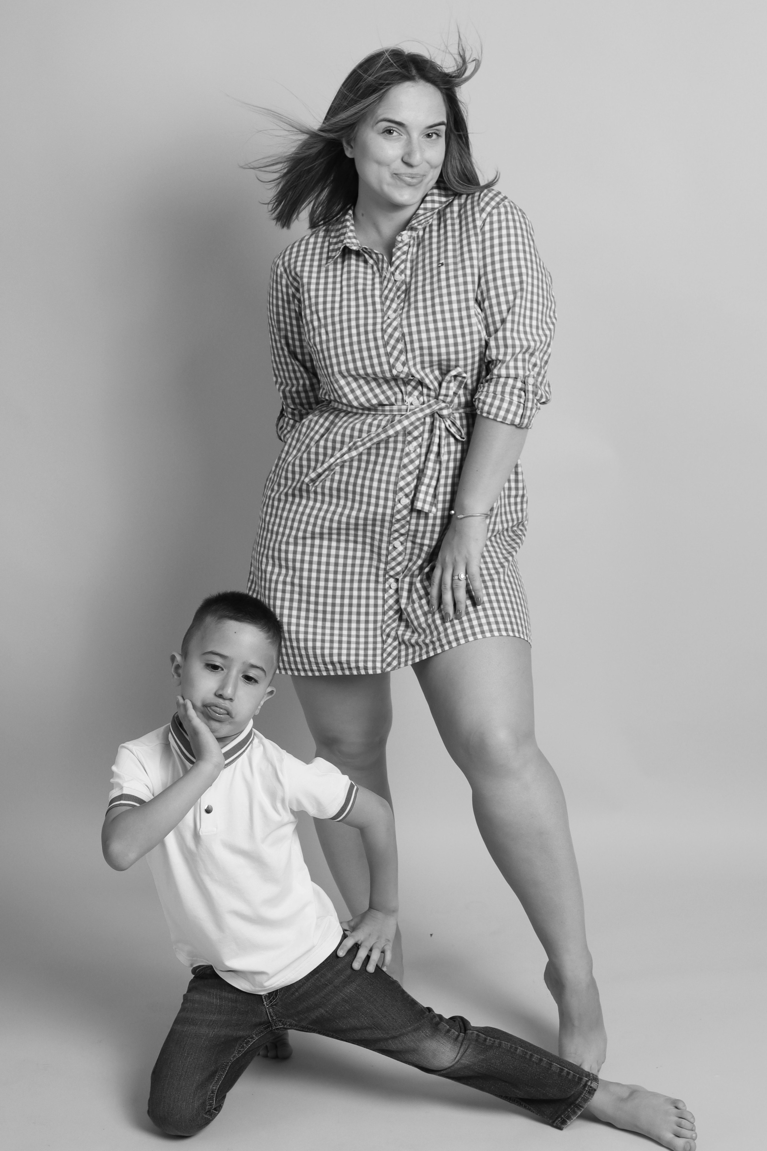 GALLERY IN SHOOT IT YOURSELF. SHOOT IT YOURSELF — SELF PORTRAIT STUDIO IN CHICAGO