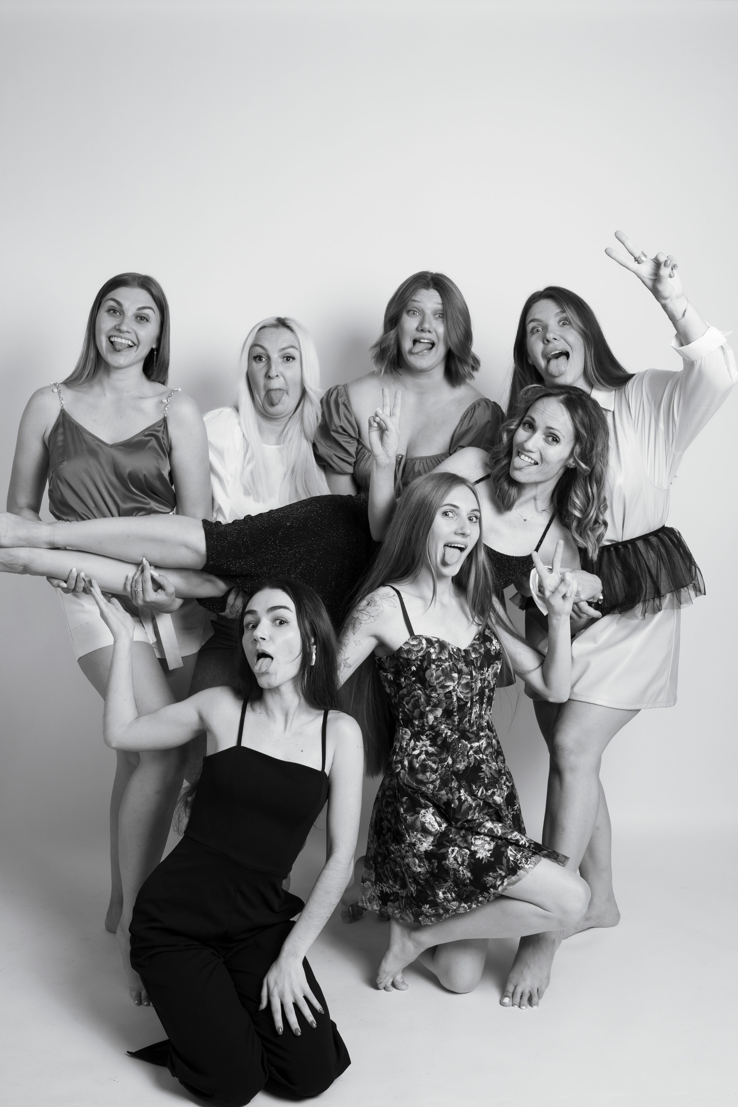 GALLERY IN SHOOT IT YOURSELF. SHOOT IT YOURSELF — SELF PORTRAIT STUDIO IN CHICAGO