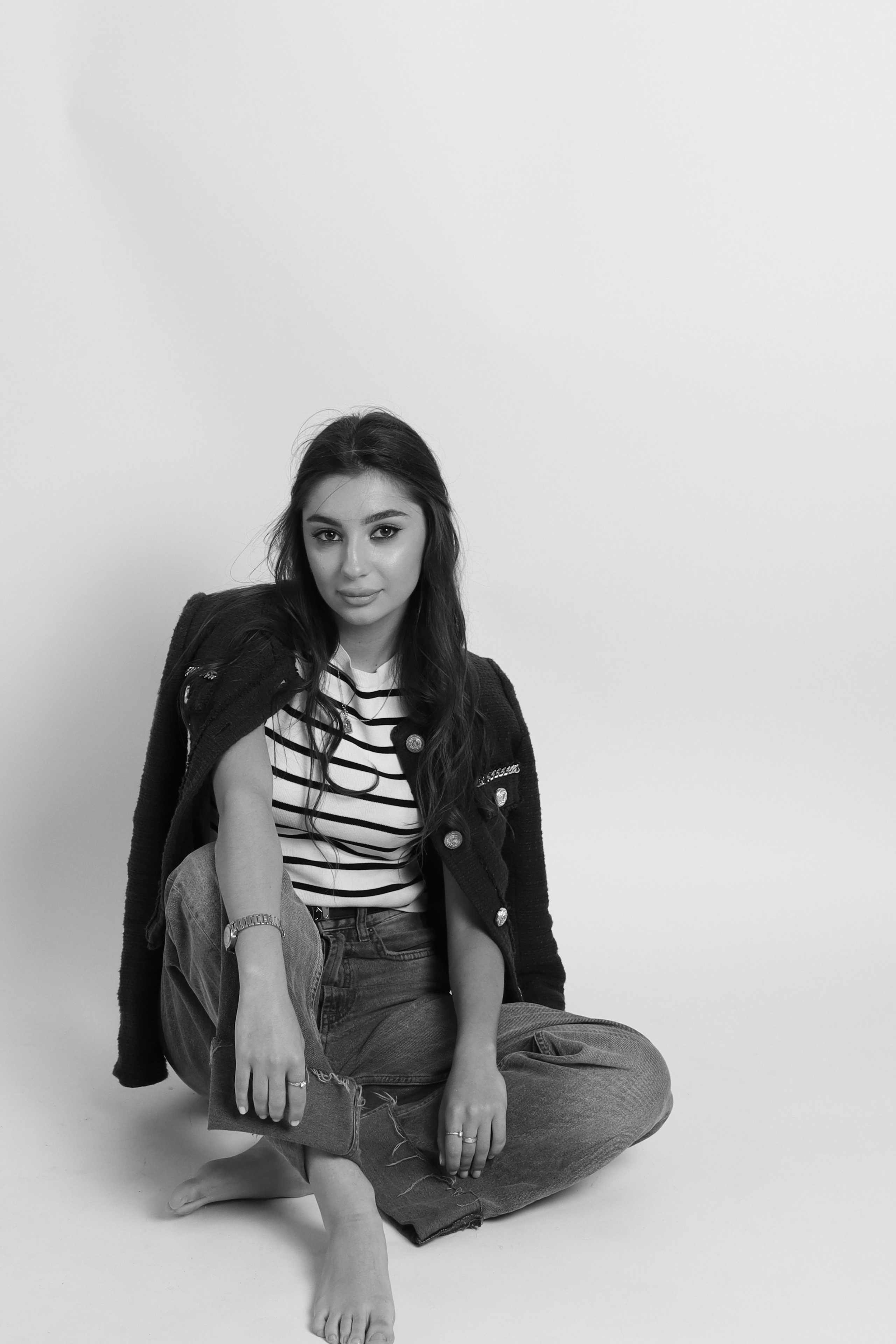 GALLERY IN SHOOT IT YOURSELF. SHOOT IT YOURSELF — SELF PORTRAIT STUDIO IN CHICAGO