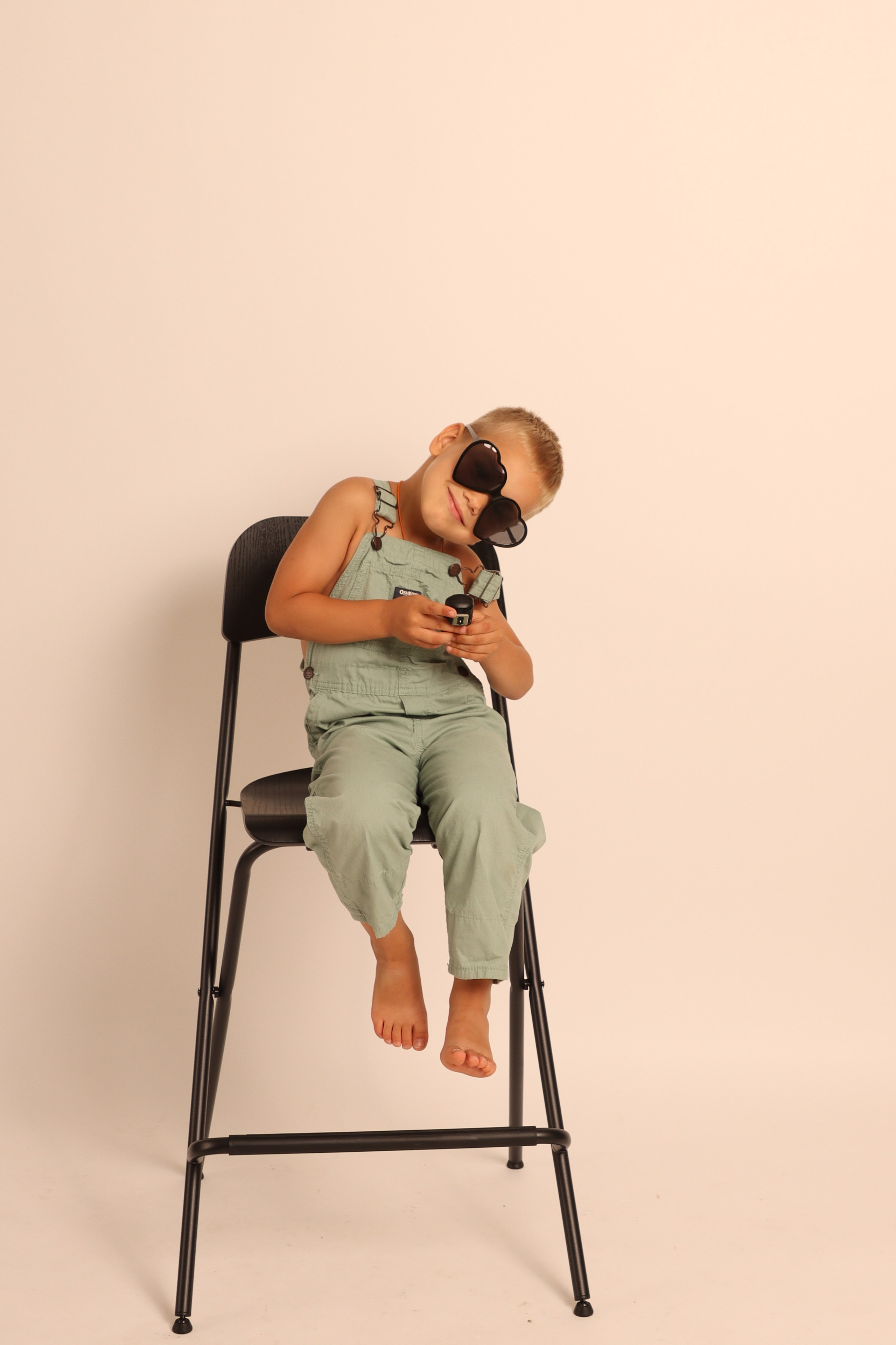 GALLERY IN SHOOT IT YOURSELF. SHOOT IT YOURSELF — SELF PORTRAIT STUDIO IN CHICAGO