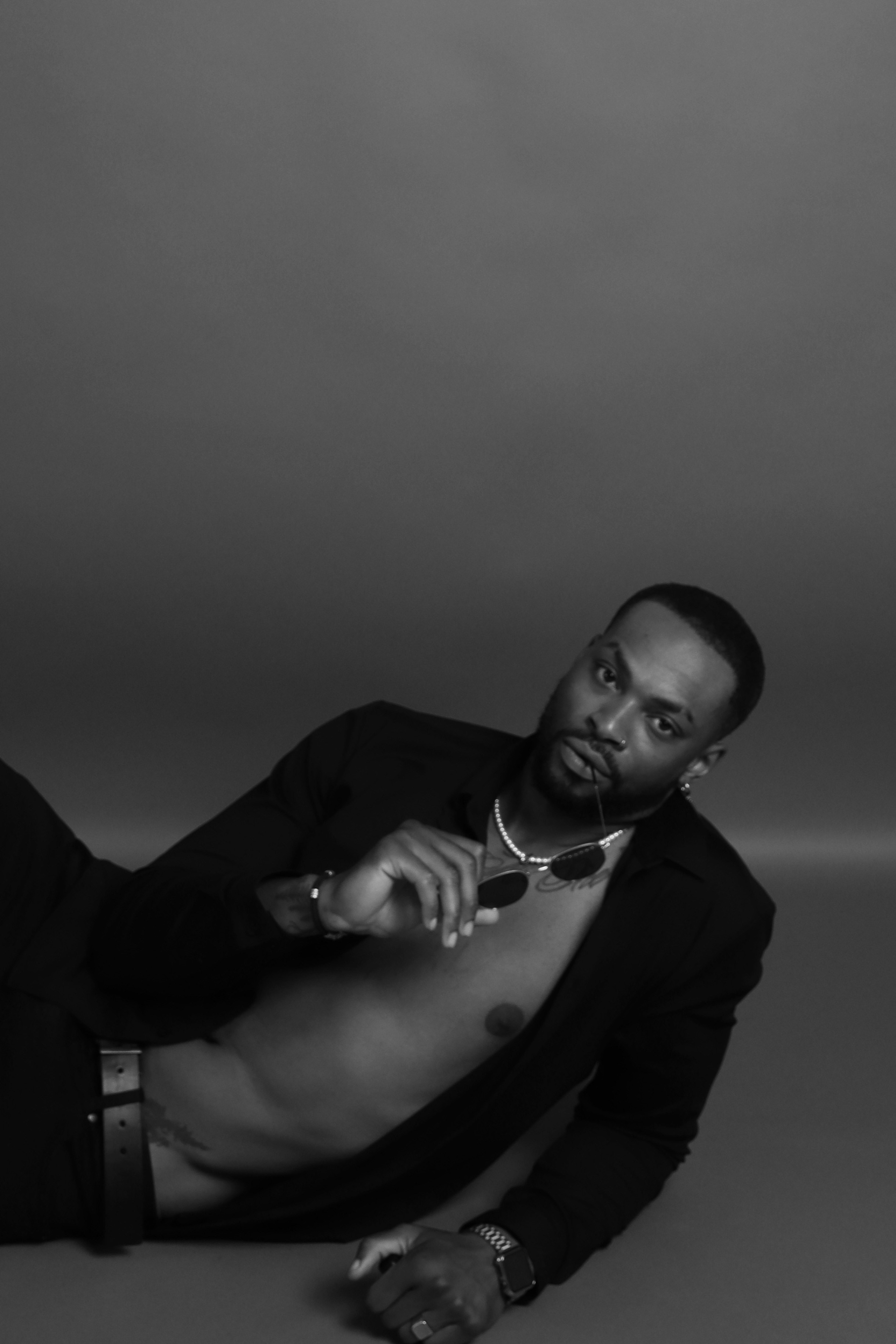 GALLERY IN SHOOT IT YOURSELF. SHOOT IT YOURSELF — SELF PORTRAIT STUDIO IN CHICAGO