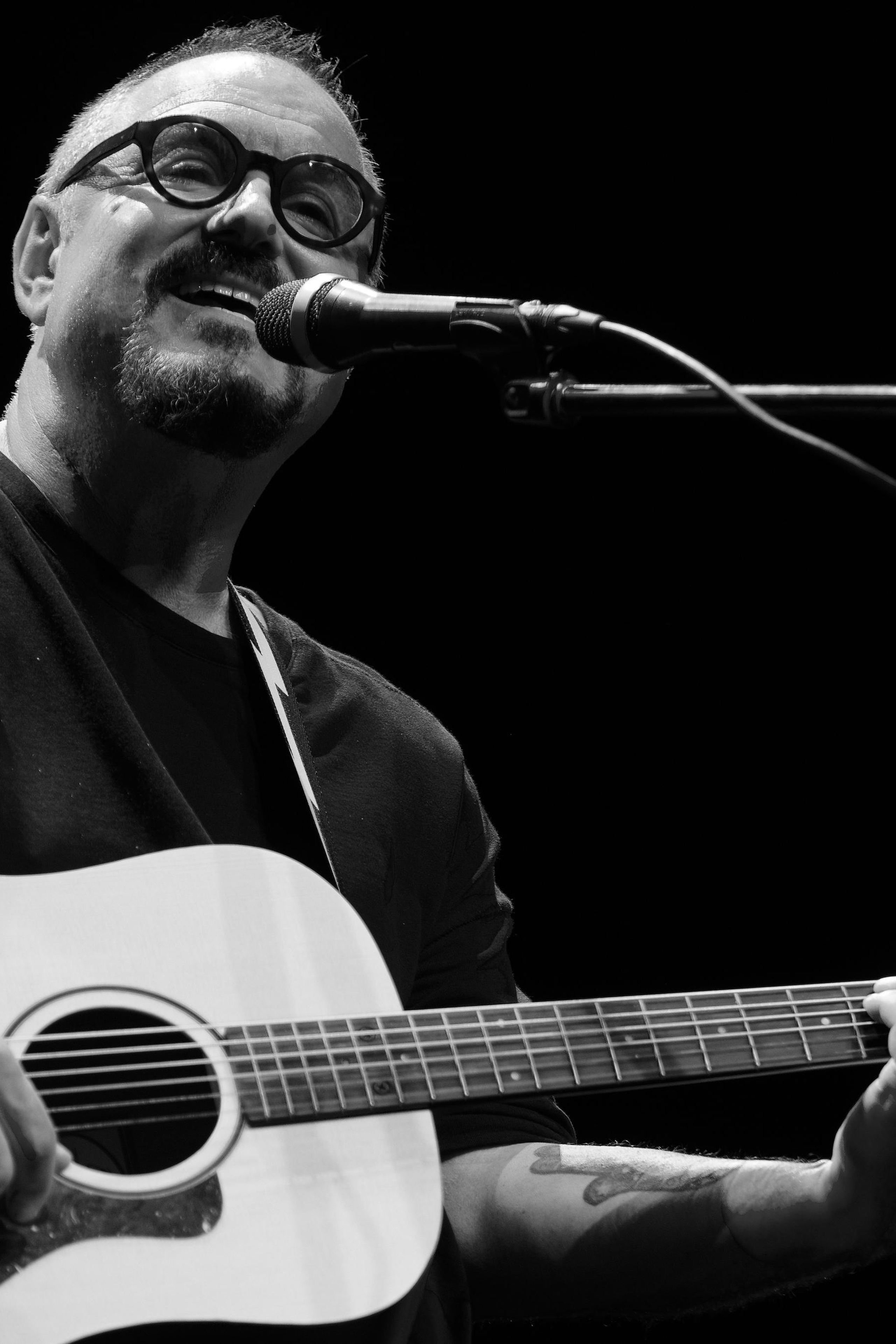 RETRO. Middle East Photo Agency סוכנות צילום המזרח התיכון — צילום מקצועי והדפסת מגנטים לאירועים