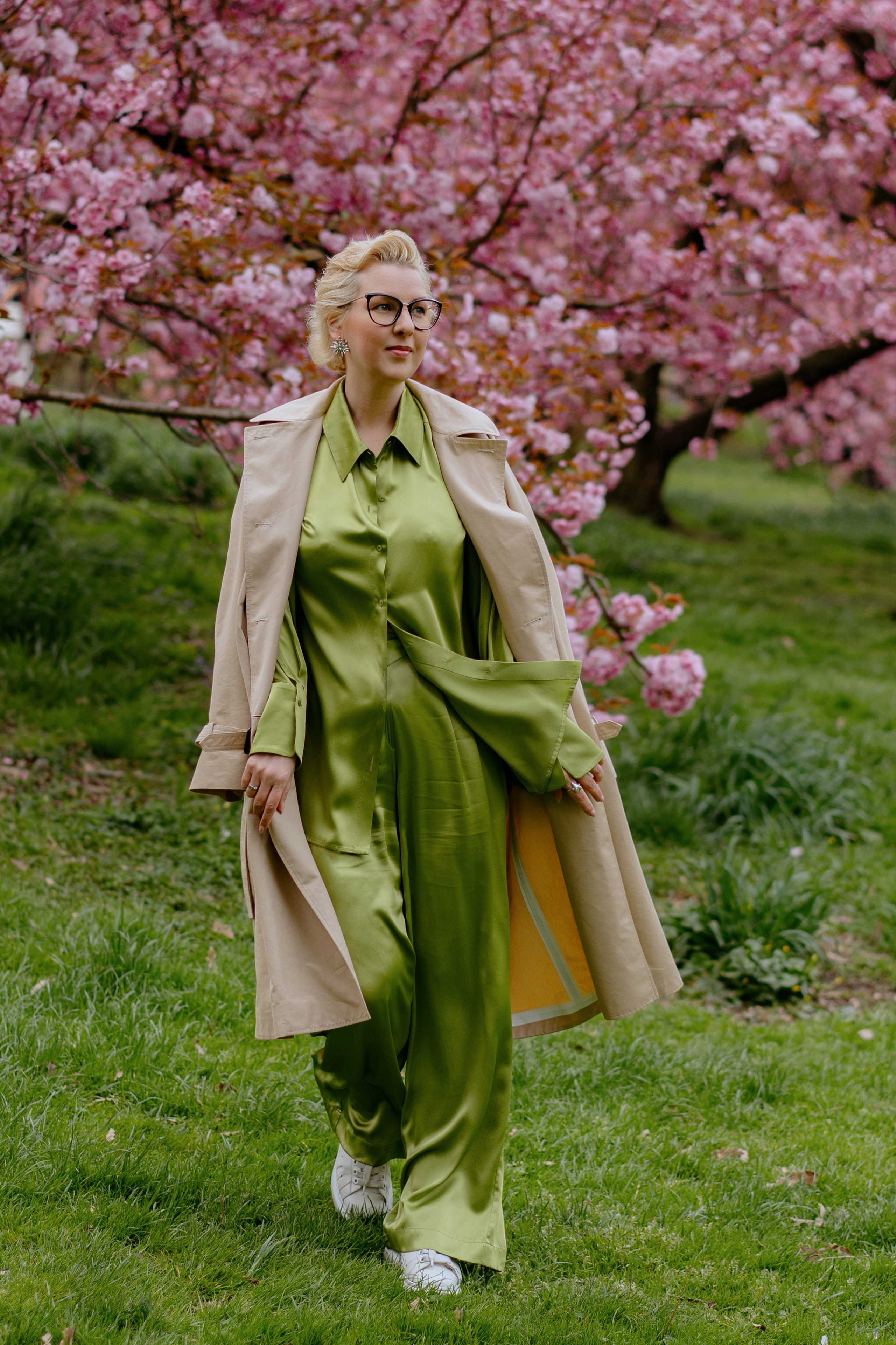 Walking in the rain. M Atelier | Art Portraits