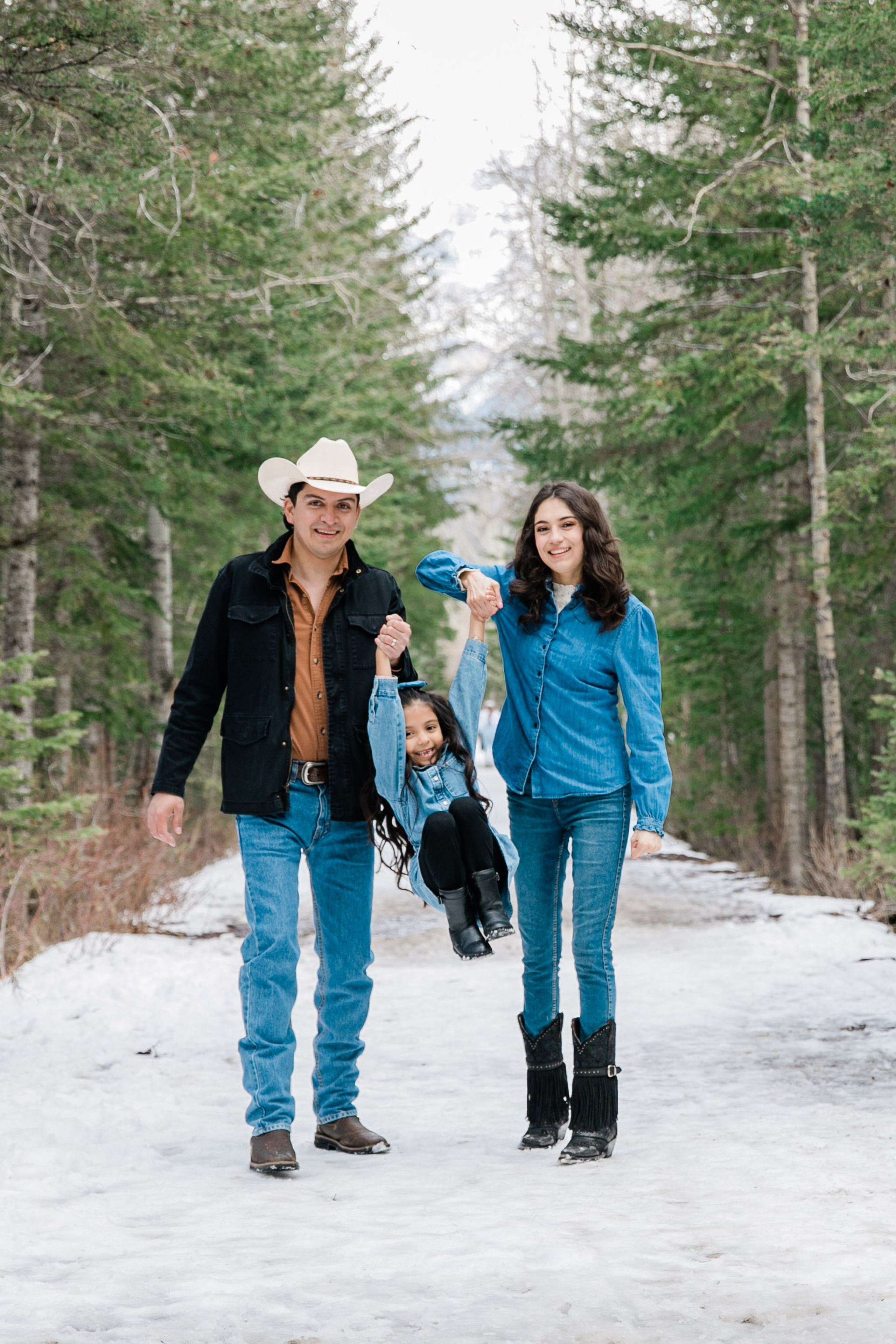 Jorge & Isabel — Canmore