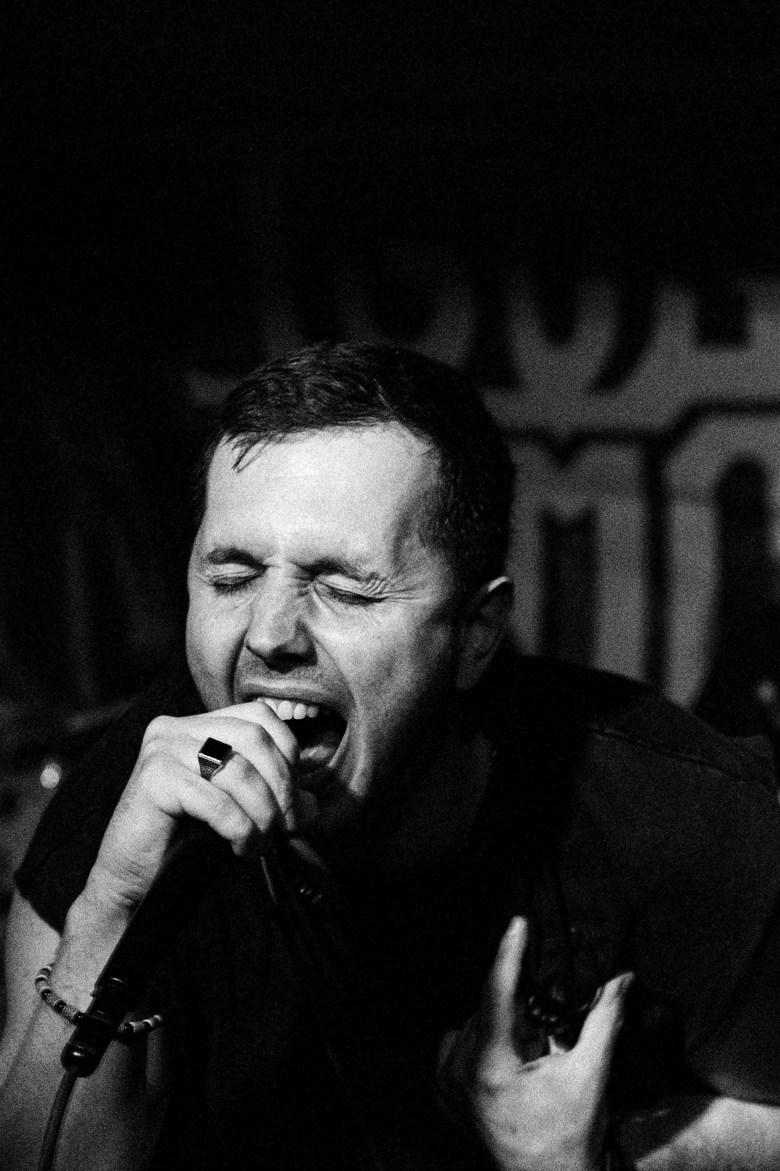 LIVE MUSIC
