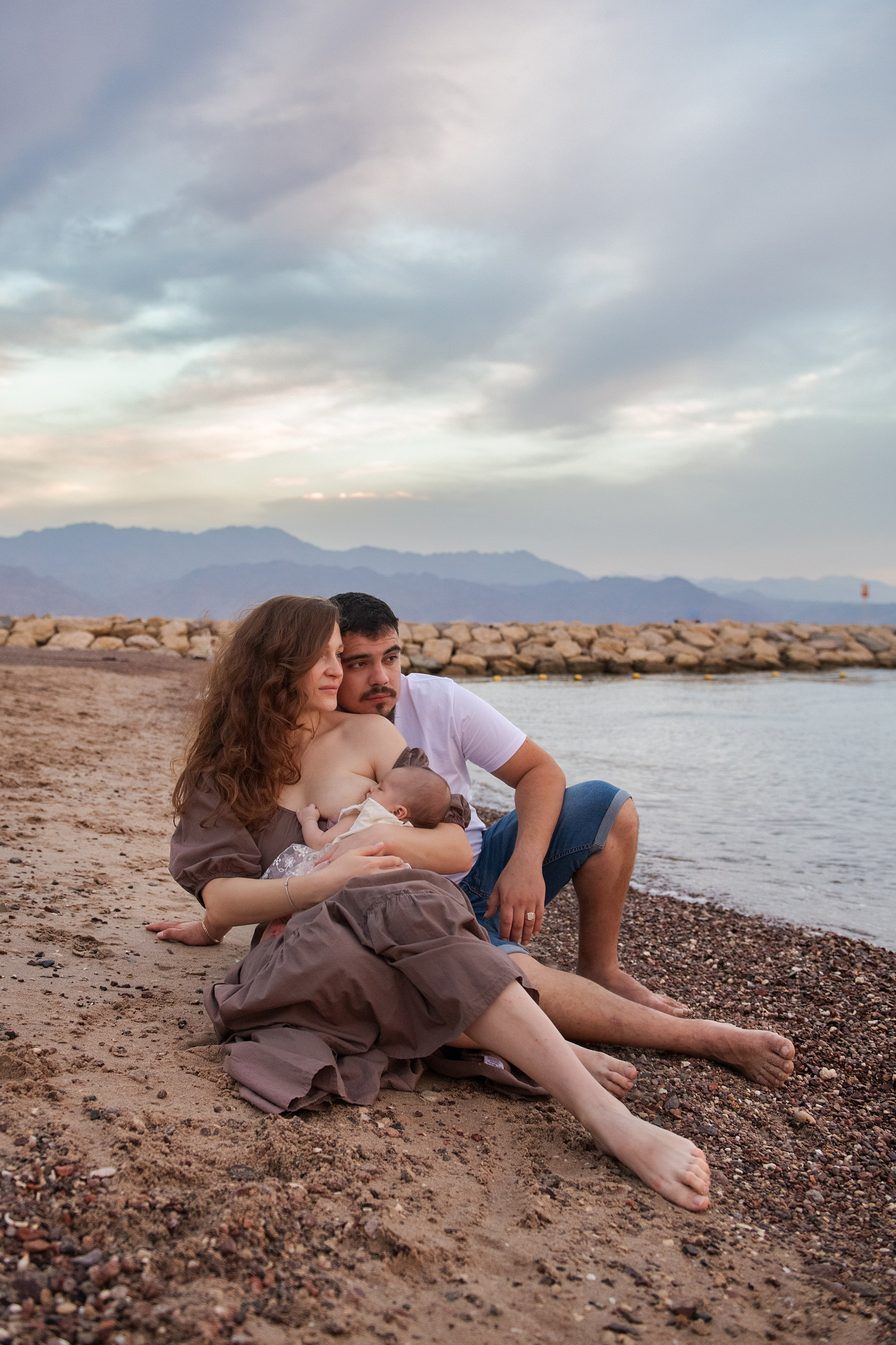 On the sea beach_newborn