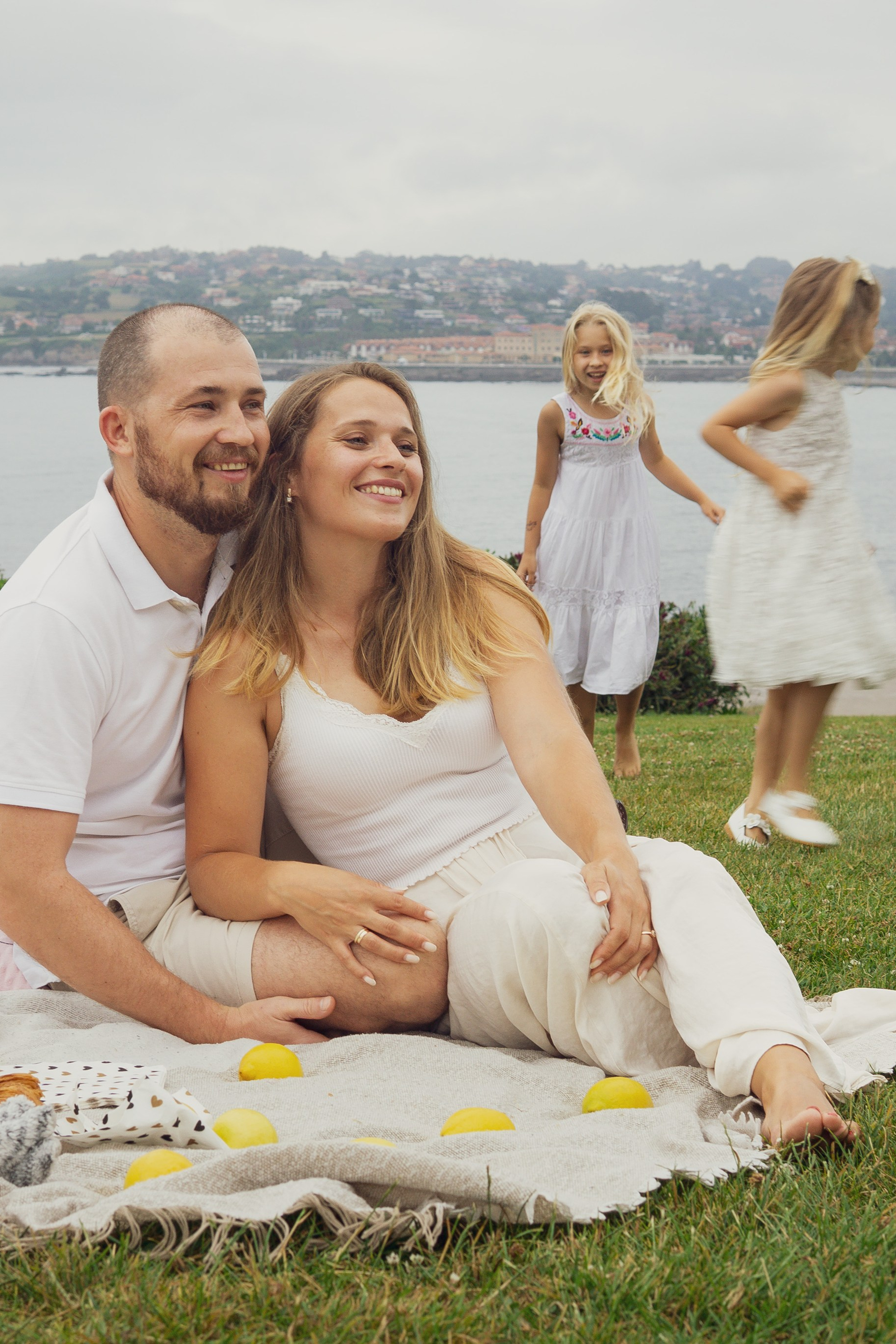 A Calm Maternity Story by the Sea in Asturias. Intimate moments & heartfelt portraits Anna Luchina