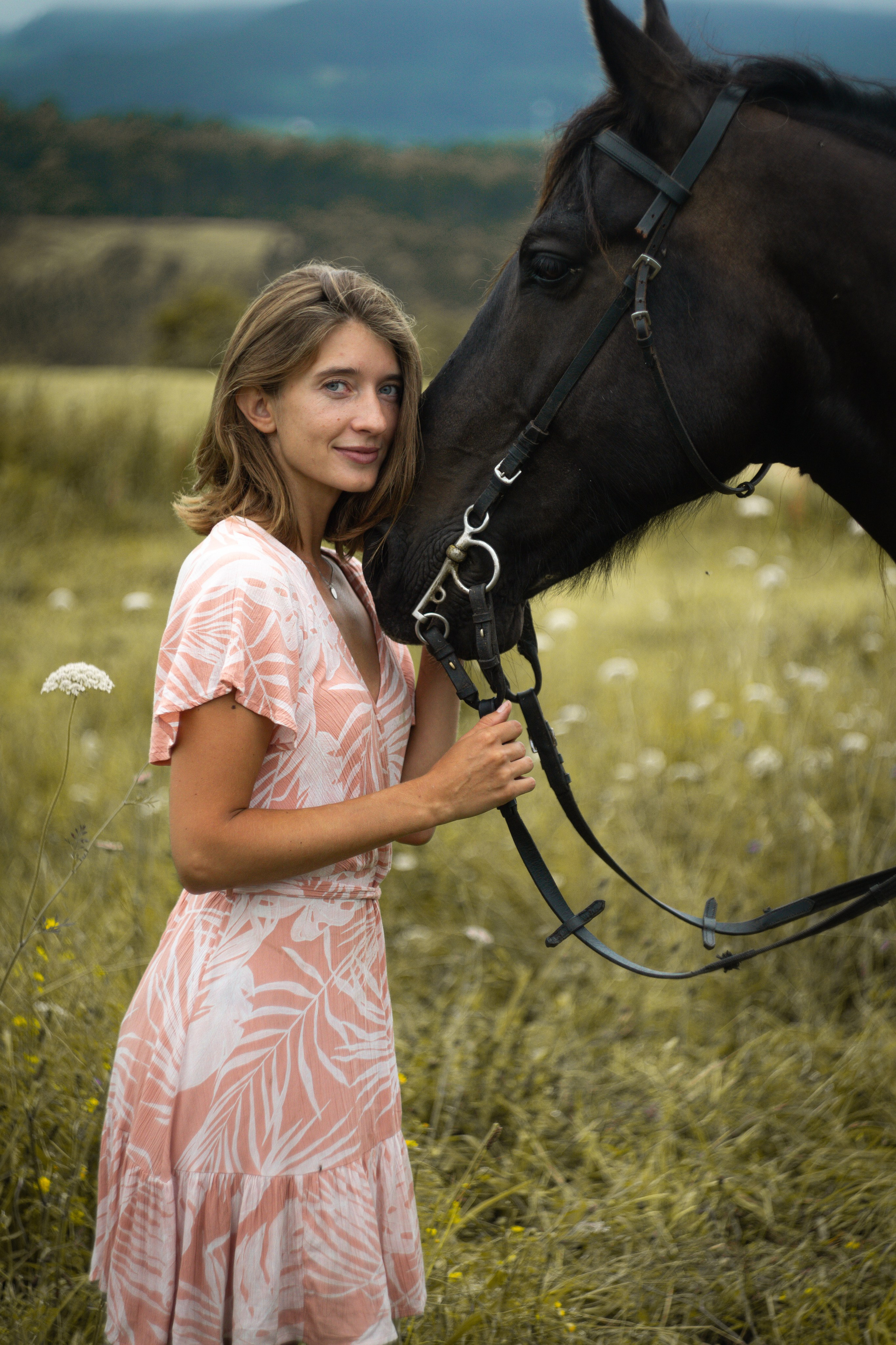 A Calm Maternity Story by the Sea in Asturias. Intimate moments & heartfelt portraits Anna Luchina