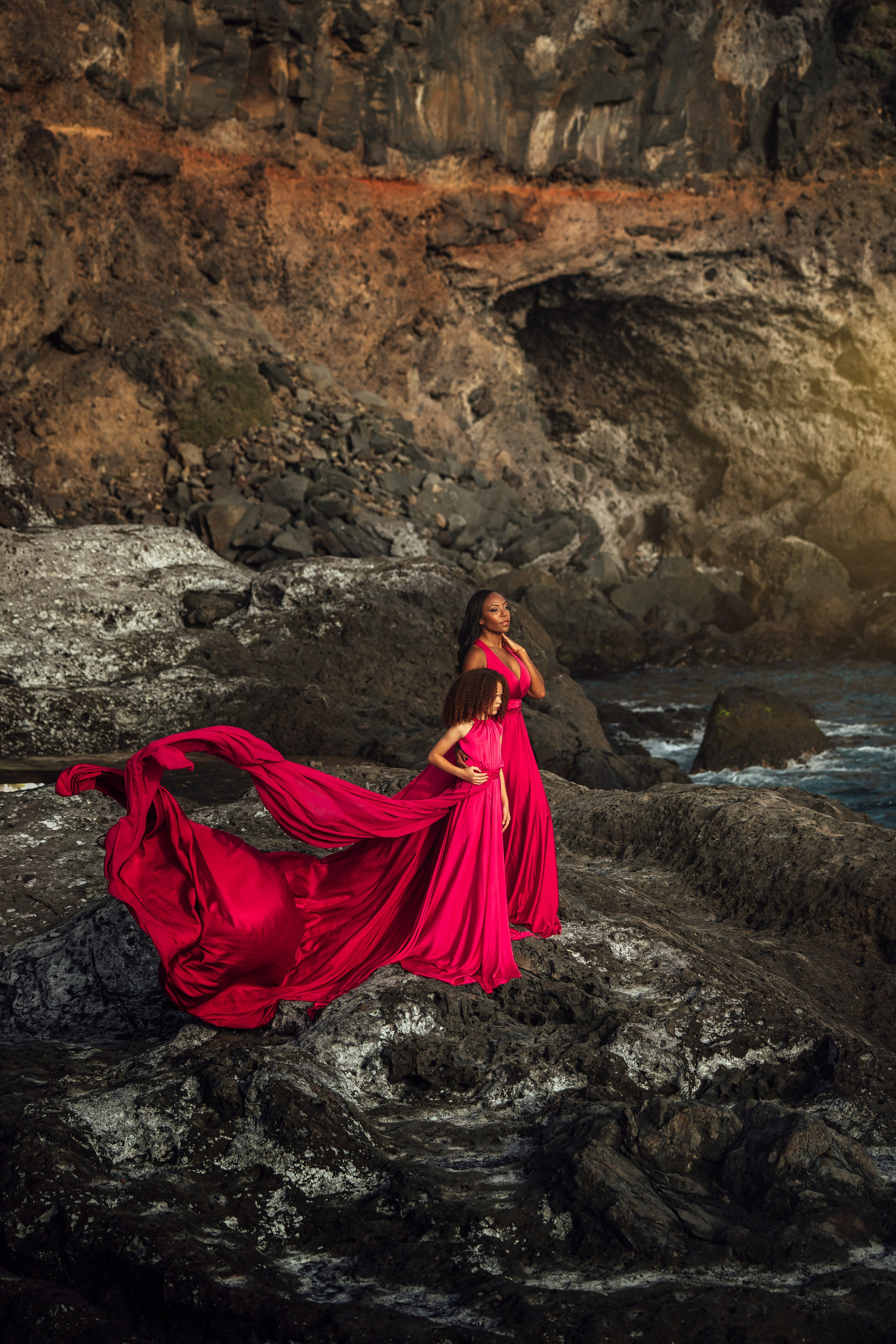Fotos de comunión en Tenerife – Sesión con almendros en flor. Tania Bonnet | Fotógrafa profesional en Tenerife – Sesiones con vestidos voladores