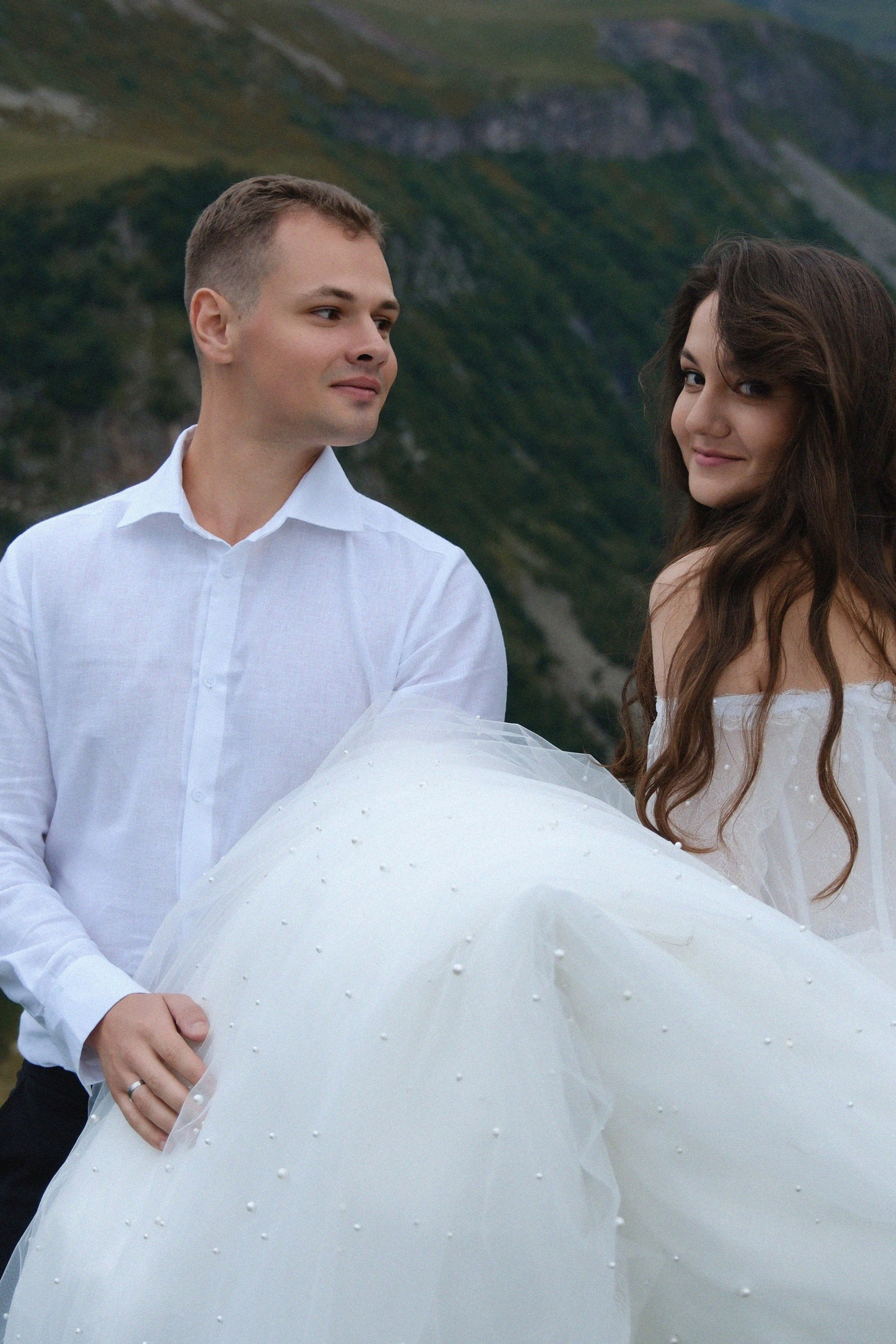 Outdoor Portrait Photographer in Georgia — Gudauri & Kazbegi | Irina Beniaidze