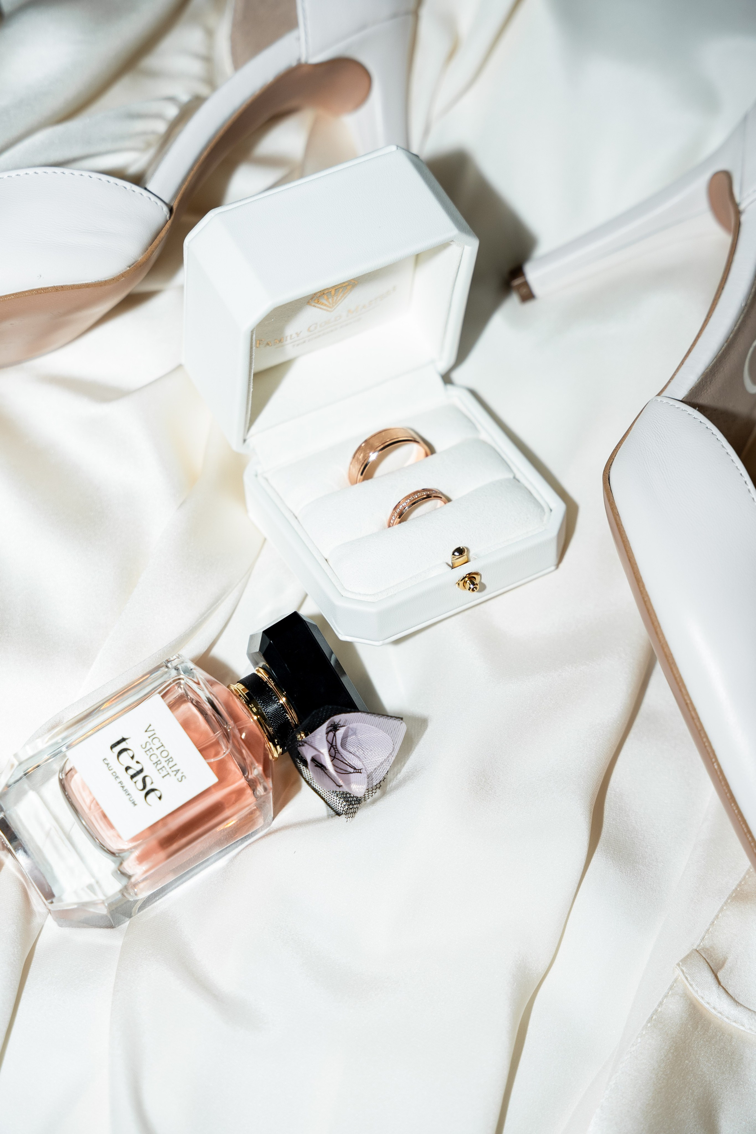 Фотосесія Love Story у Вроцлаві | Найкращий фотограф. SL Wedding Photo – Editorial, елегантна та позачасова весільна фотографія у Вроцлаві та по всій Європі