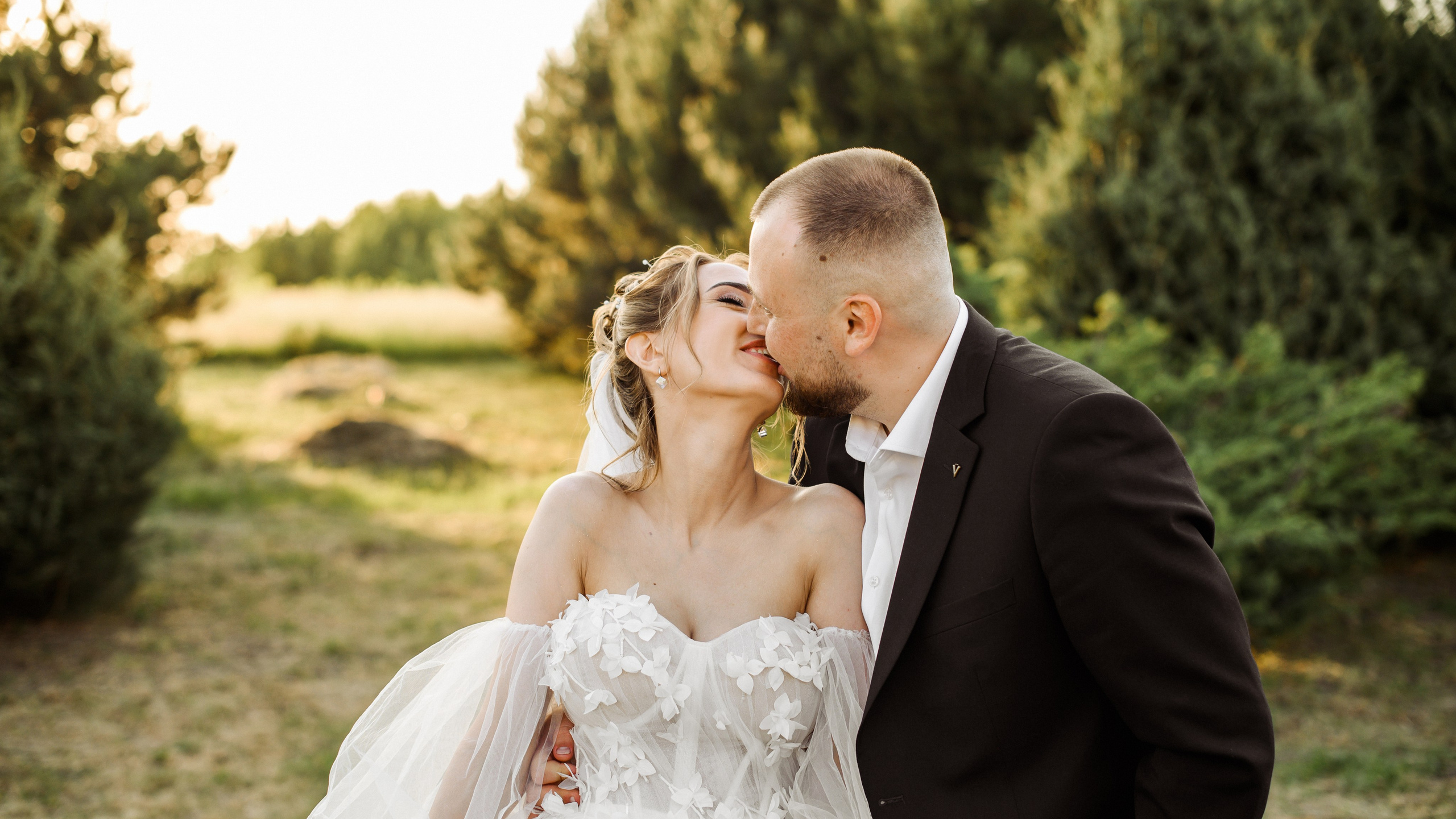 Наші обійми