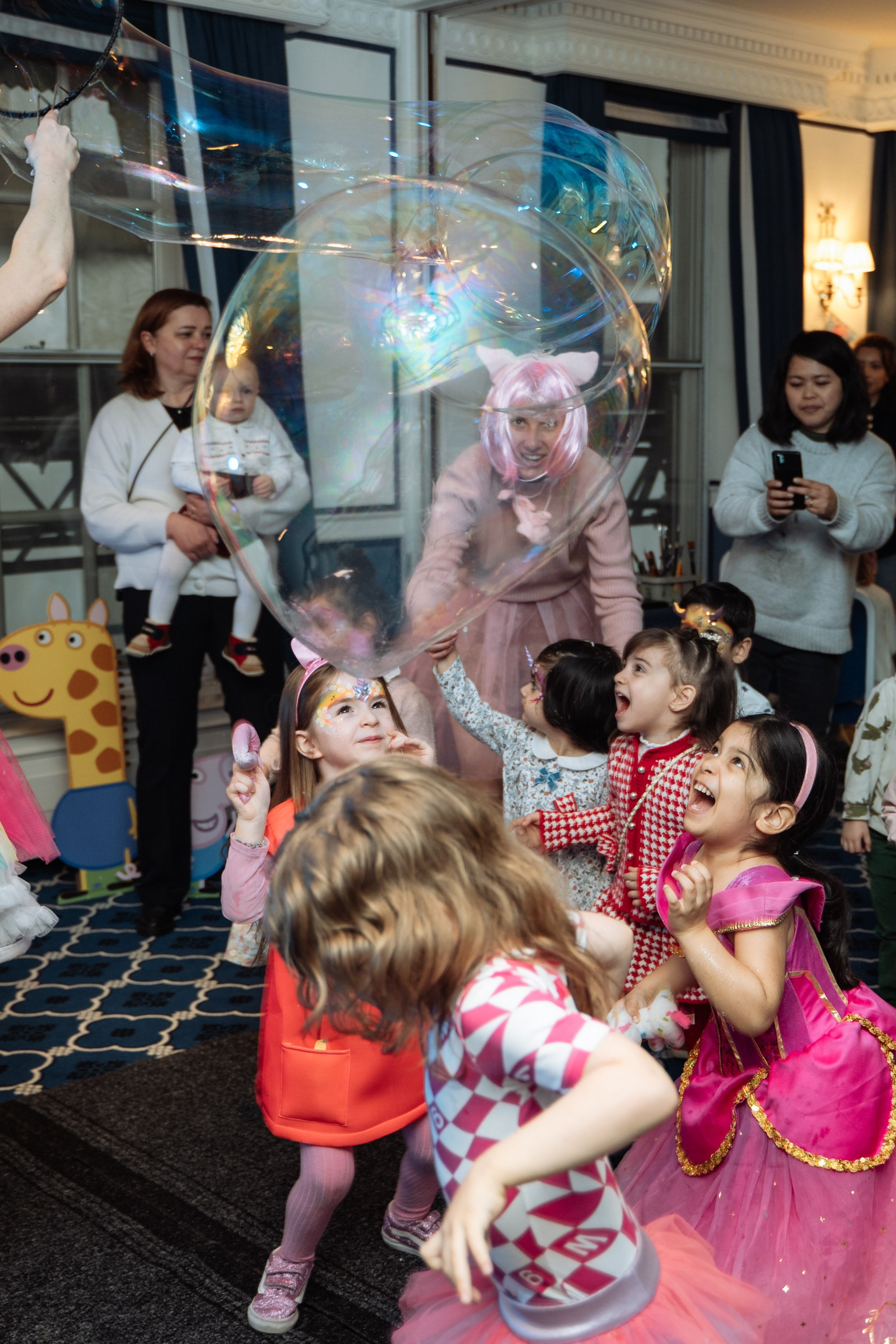 Peppa Pig Birthday party. Photographer in London Daria Agafonova