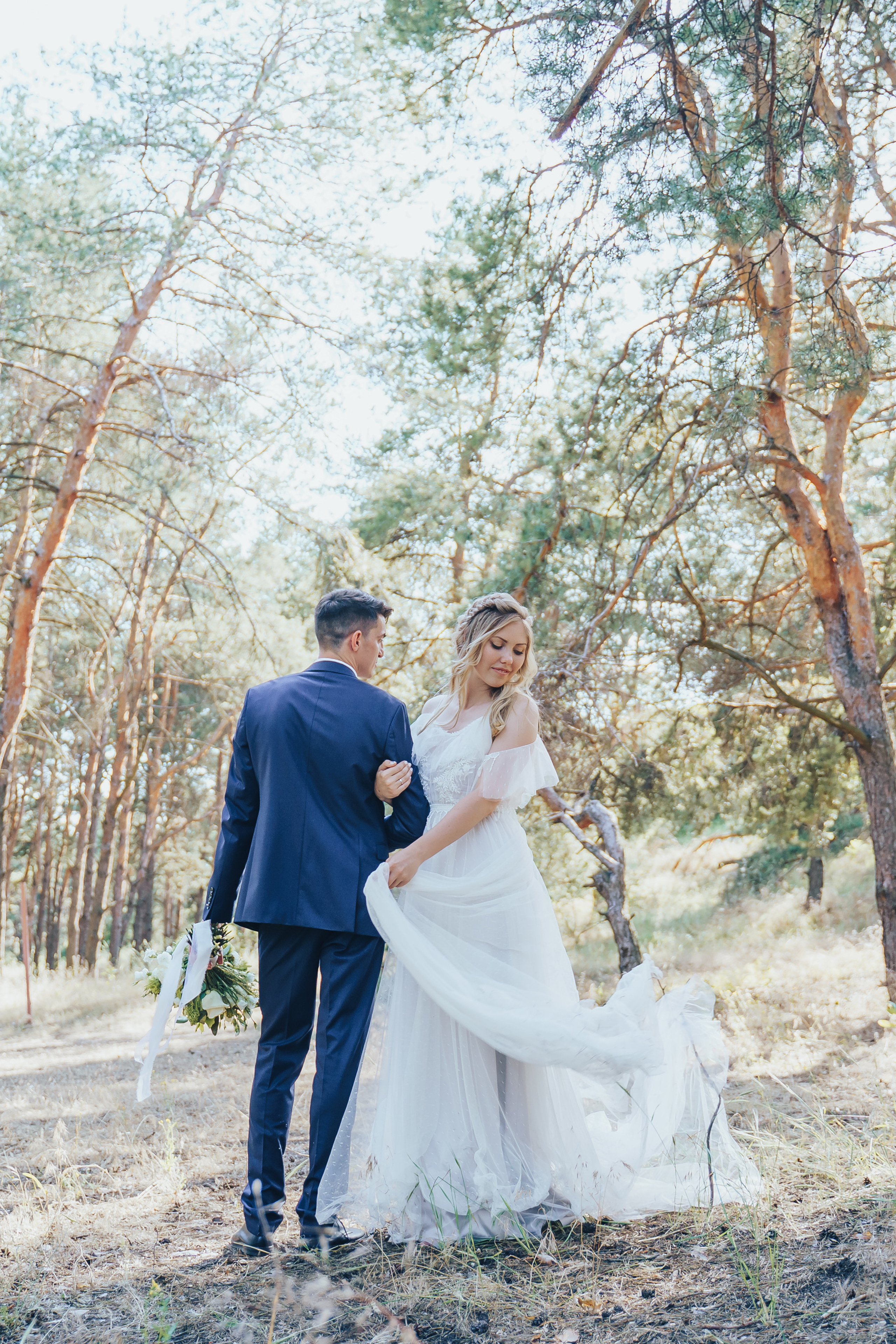 Forest wedding. Maria and Oleksandr. Photographer in London Daria Agafonova