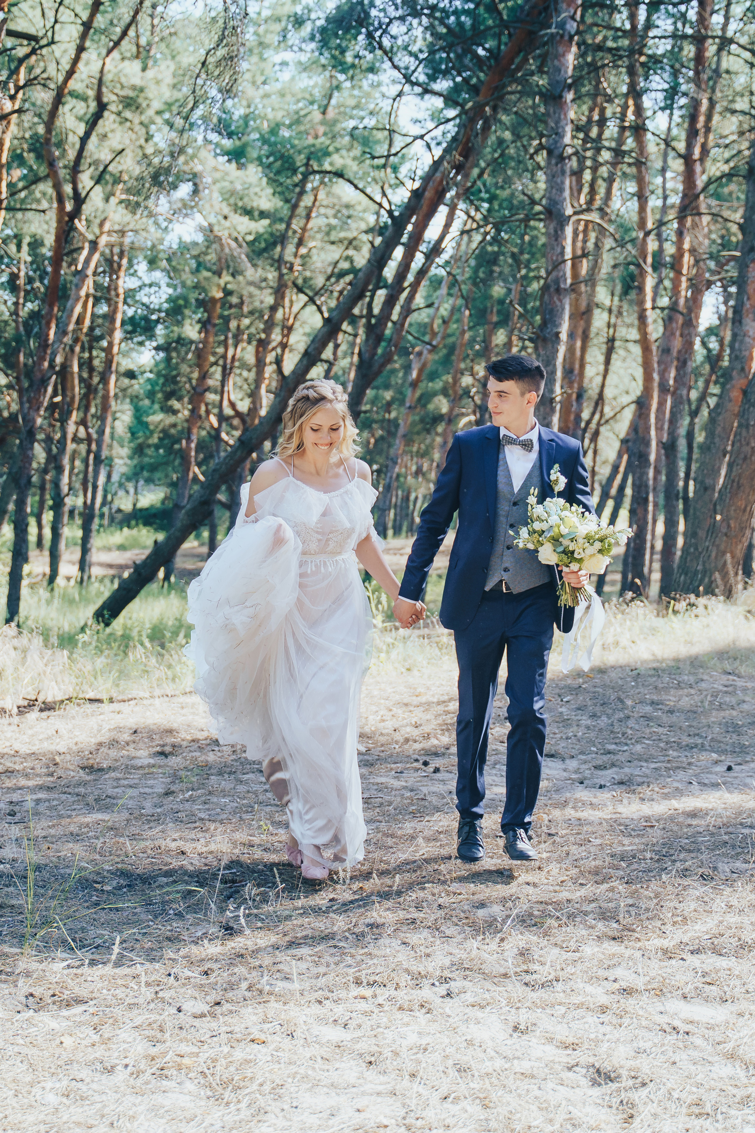 Forest wedding. Maria and Oleksandr. Photographer in London Daria Agafonova