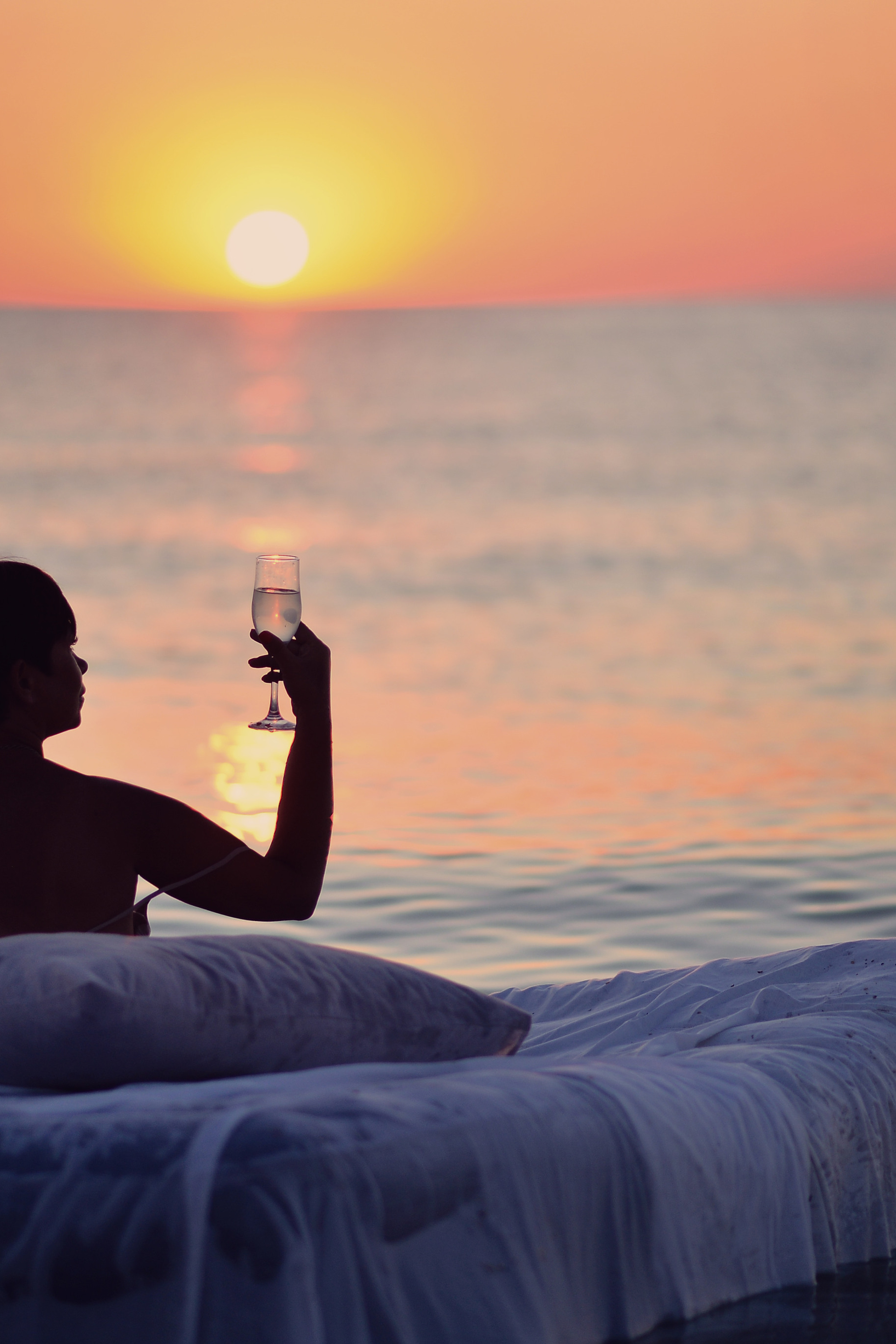 Девочка и яблочко. Фотограф Натали Кошевая _ Днепр, Подгородное