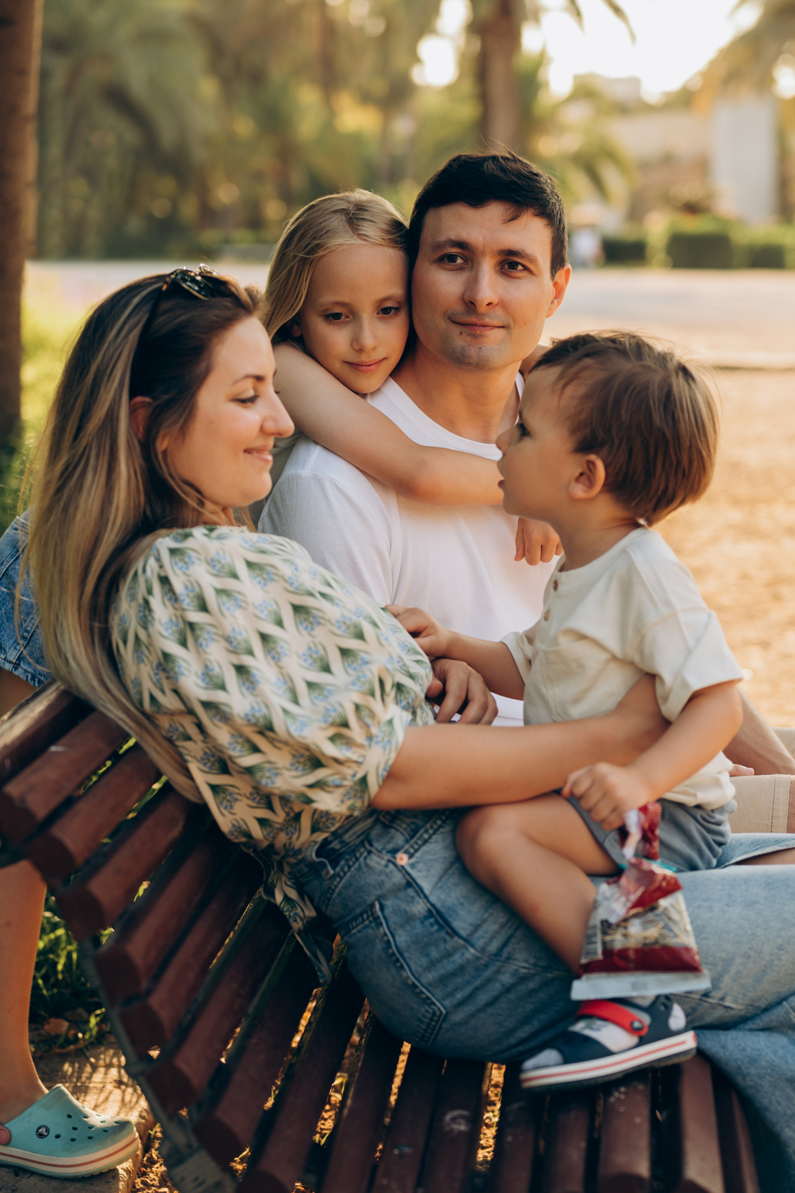 Jacaranda flowers. Tatiana Malysheva — family photographer and videographer in Valencia, Spain