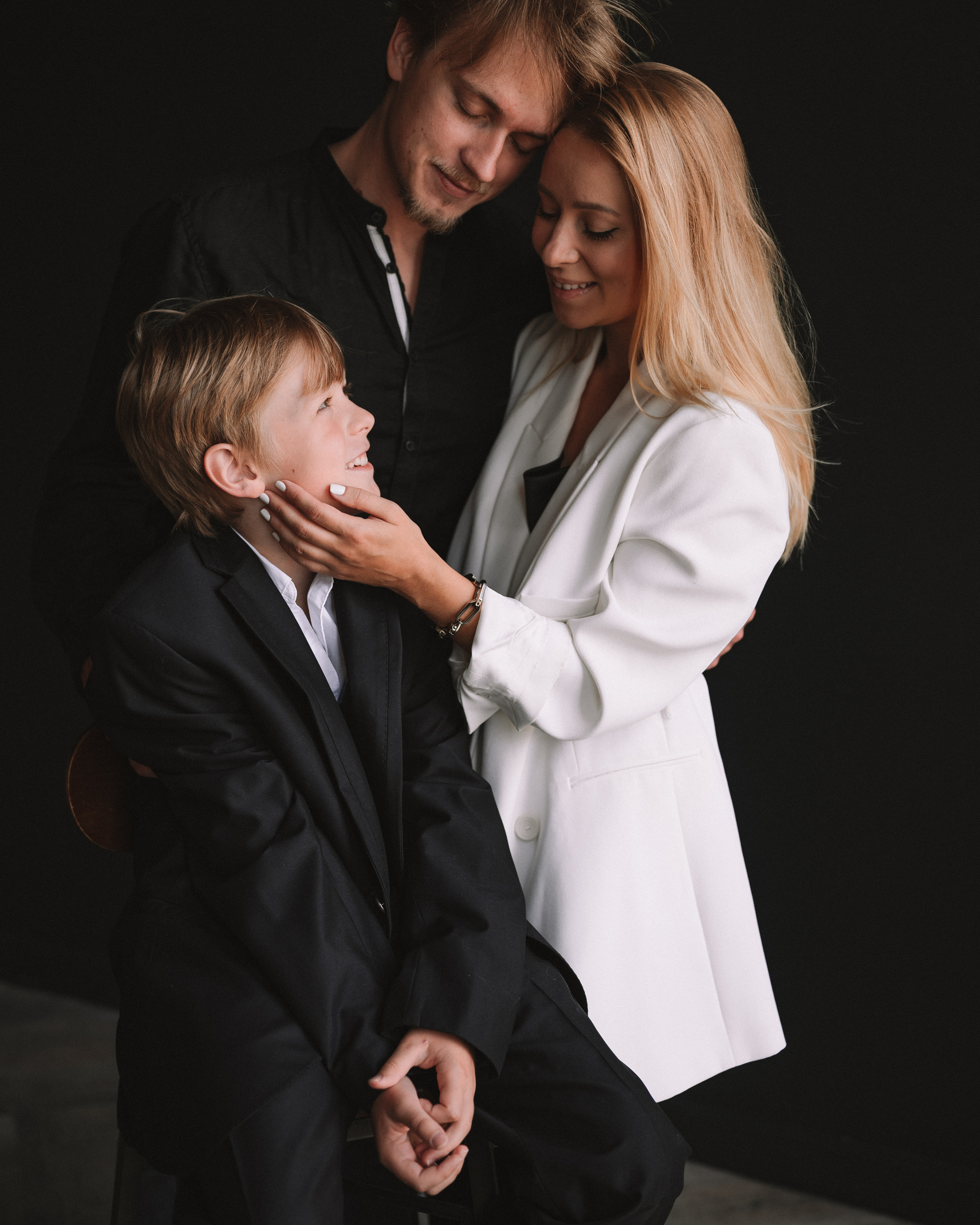 Stylish family photoshoot