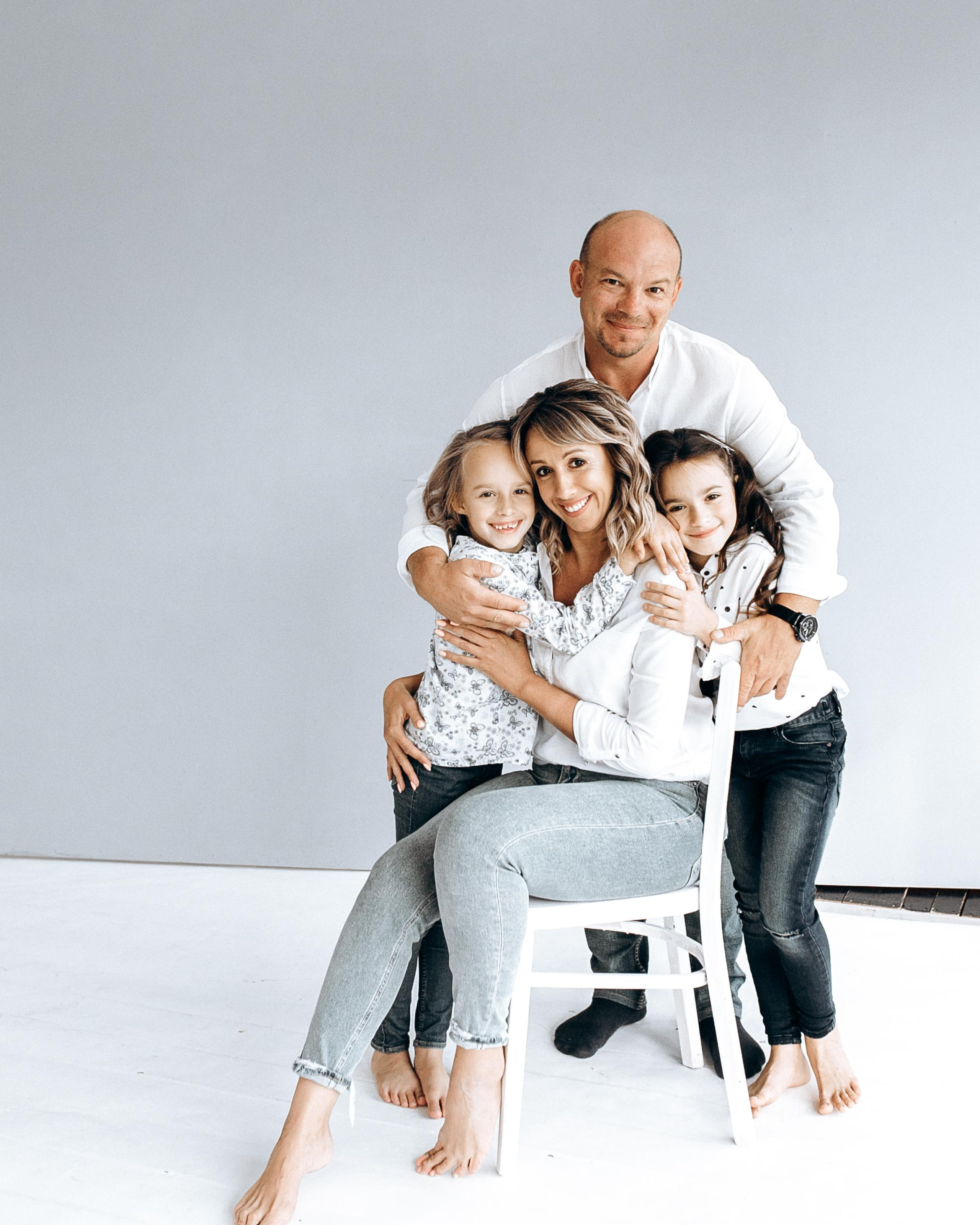 Веселі дівчата