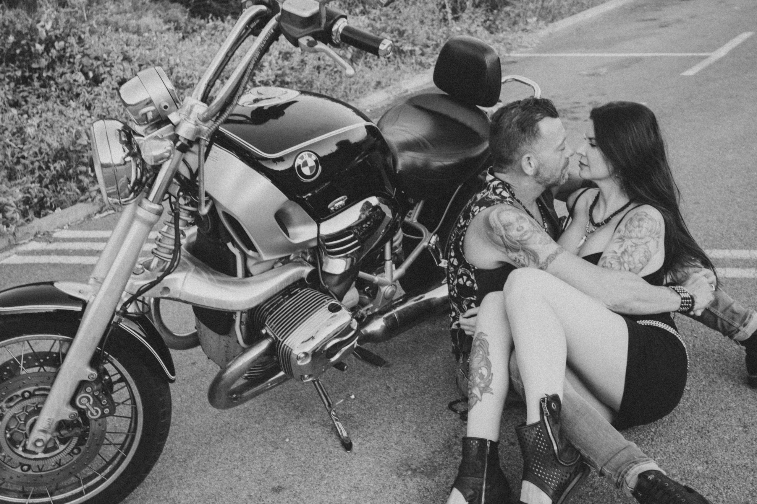 Sesión de&nbsp;pareja con moto
