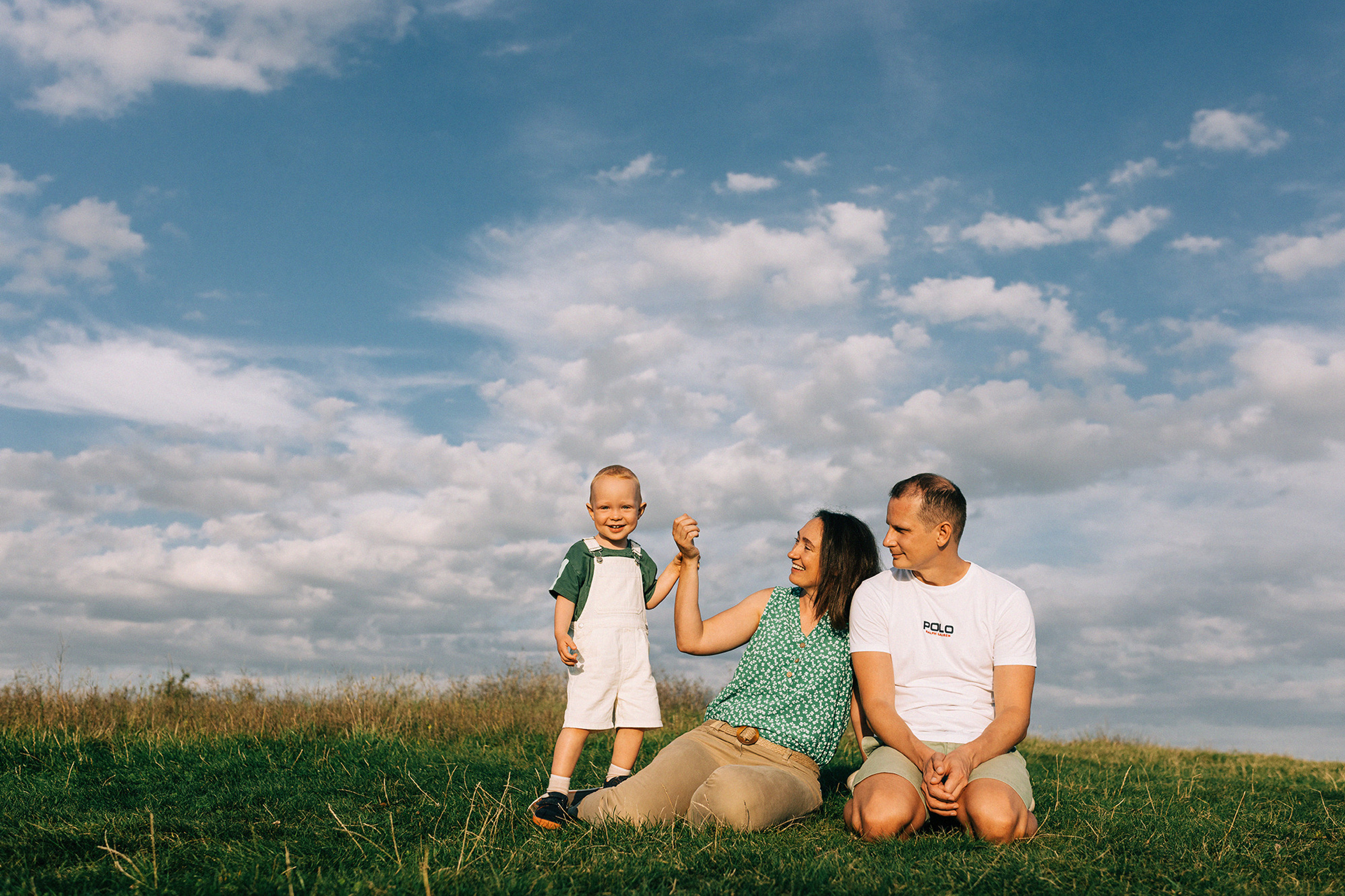 Outdoor family photoshoot in Prague
