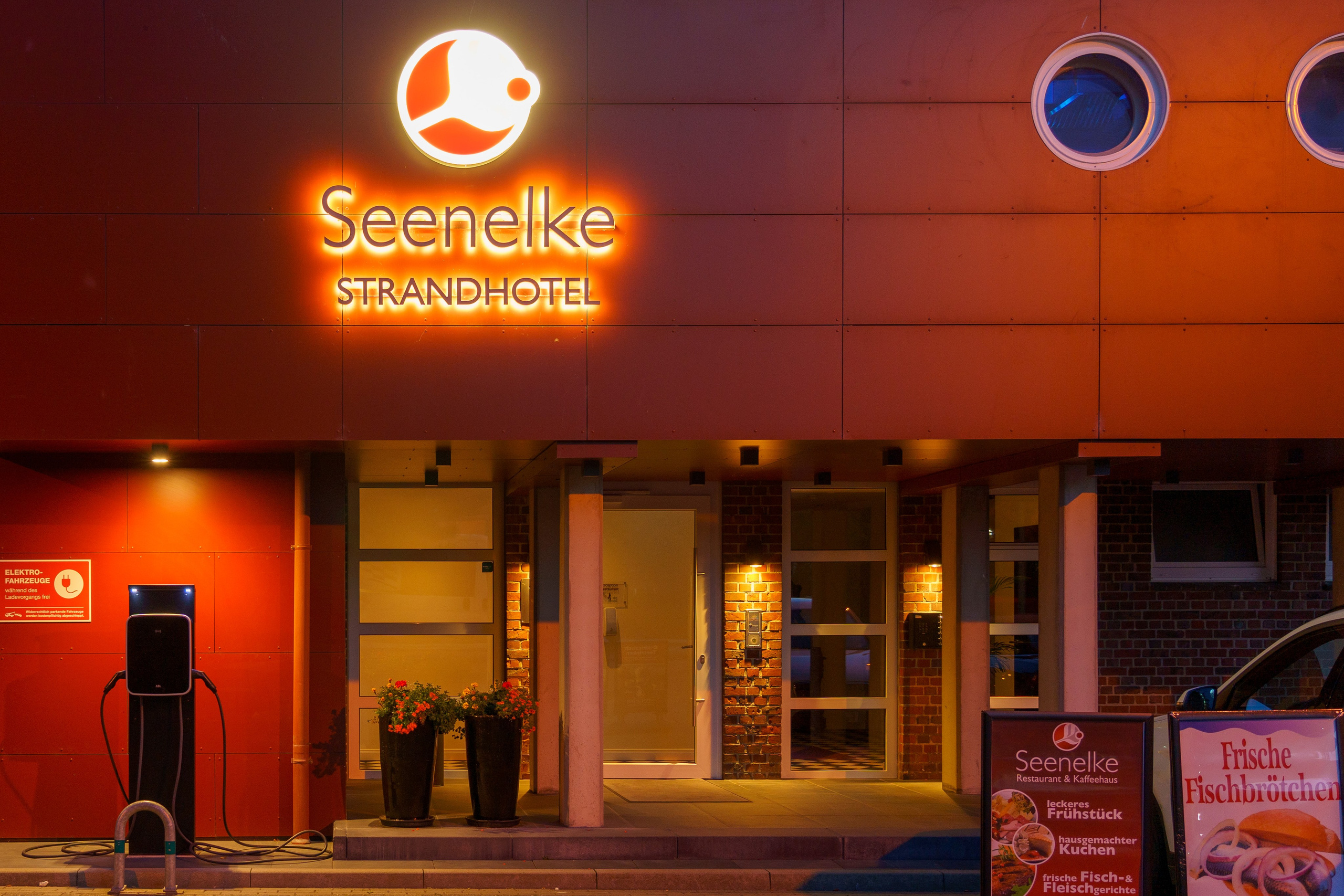 Hotel Seenelke in Wilhelmshaven. Hochzeiten & Fotografie in Wilhelmshaven | Jade Visual