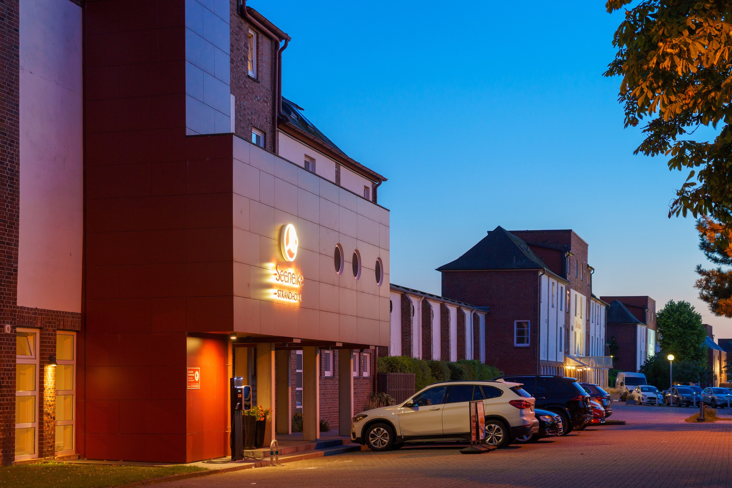 Hotel Seenelke in Wilhelmshaven. Hochzeiten & Fotografie in Wilhelmshaven | Jade Visual