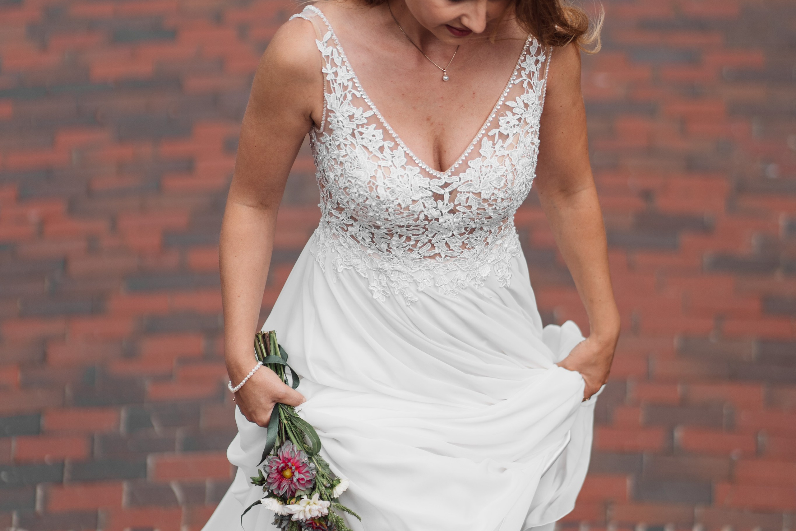 Brautporträt im Interieur. Hochzeiten & Fotografie in Wilhelmshaven | Jade Visual
