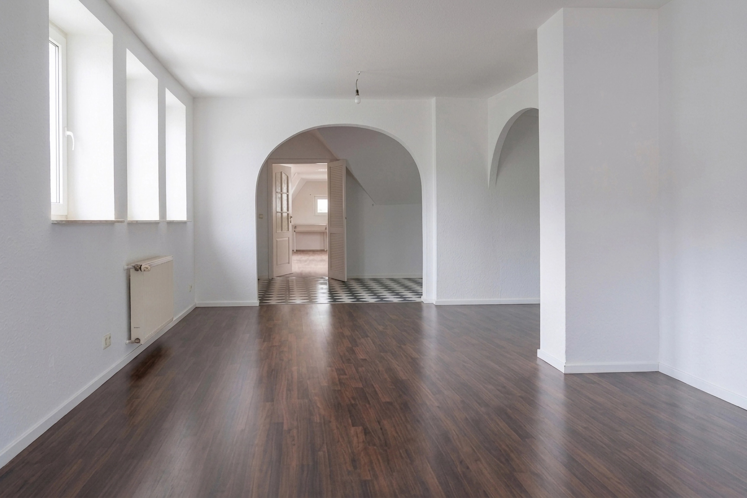 Zimmer Dachgeschoss Wohneinheit Rundbogen Bremen Innenaufnahme Immobilienfotografie