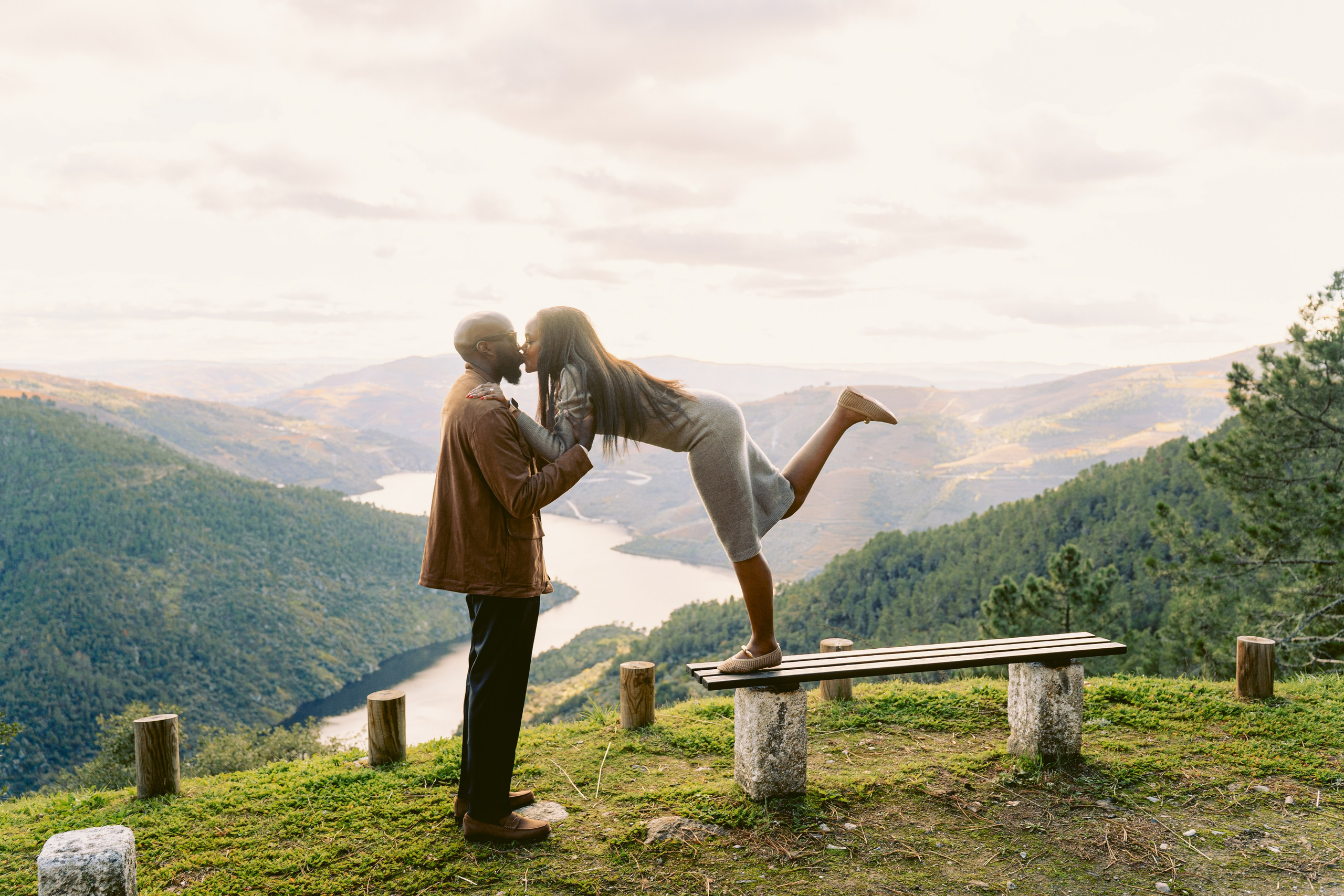 PROPOSAL AT THE MIRADOURO DO UJO