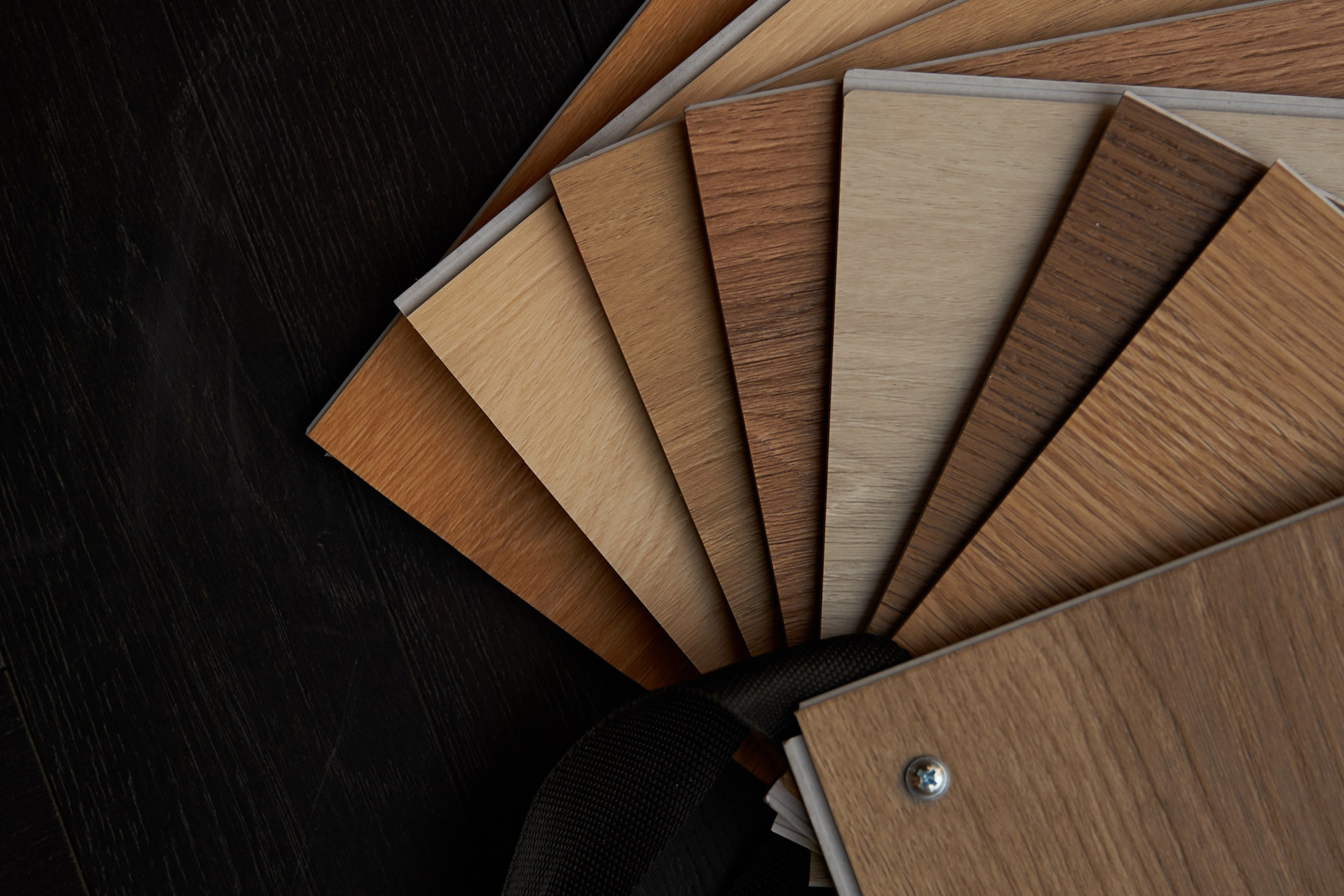 BRICK WOOD & CREATIV PEOPLE