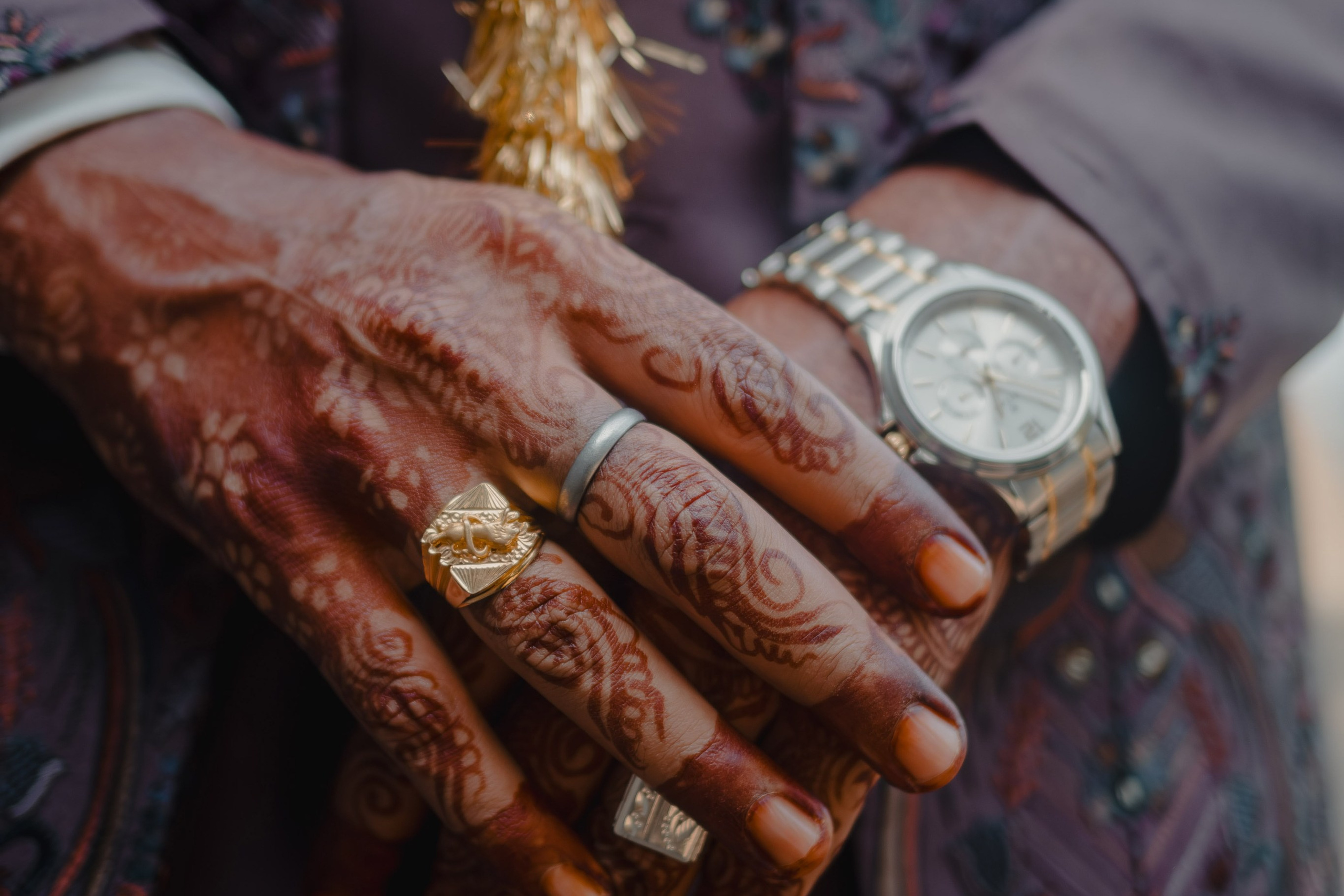 Arti & Akshay. Wedding and Family photographer in india