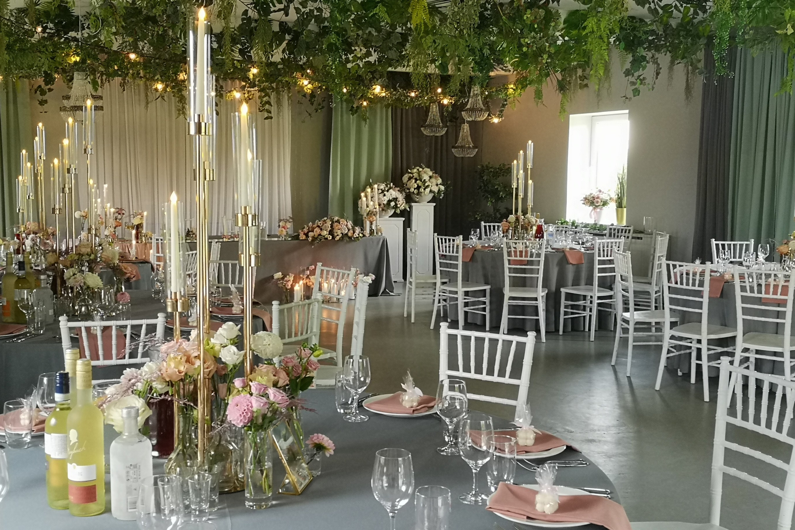 SVEČTURI ZELTA KRĀSA