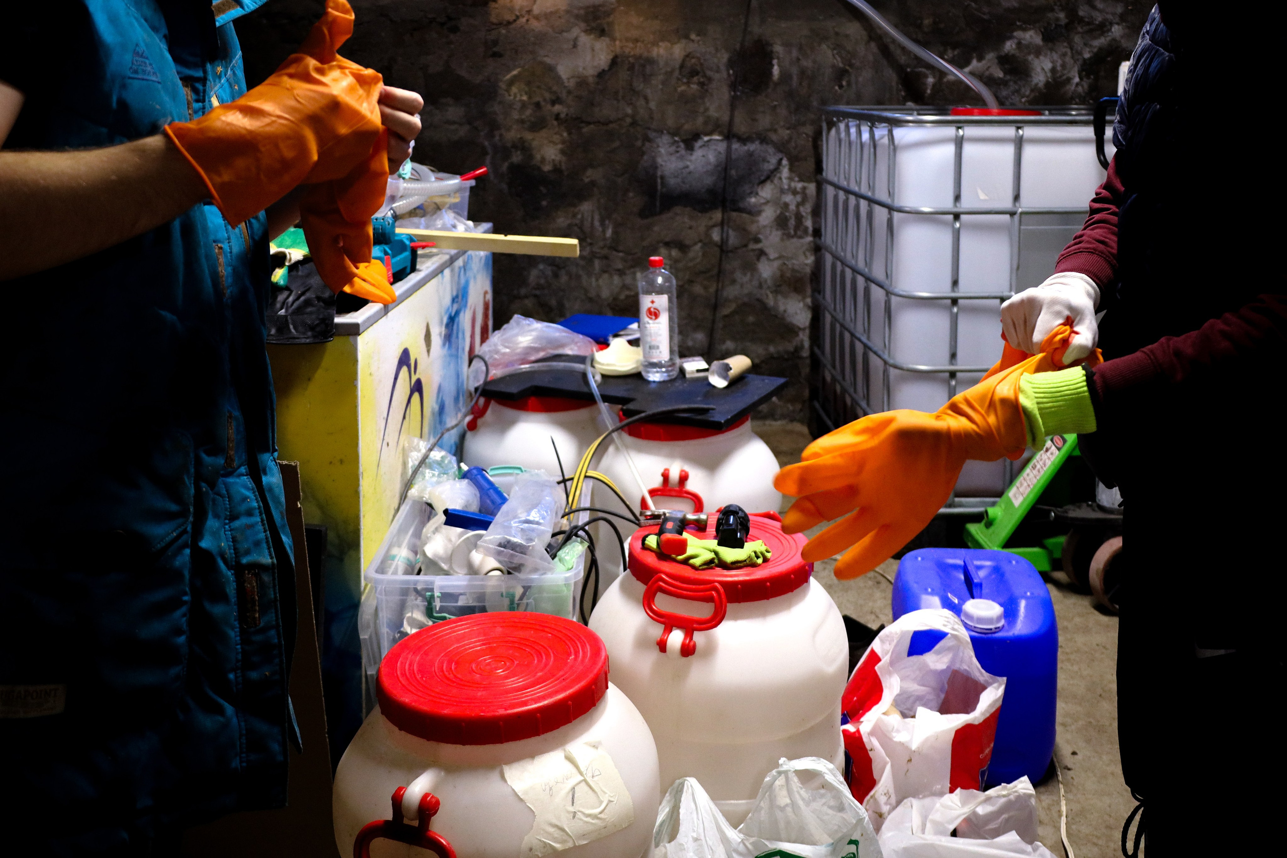 factory reportage (hand-crafted cider)