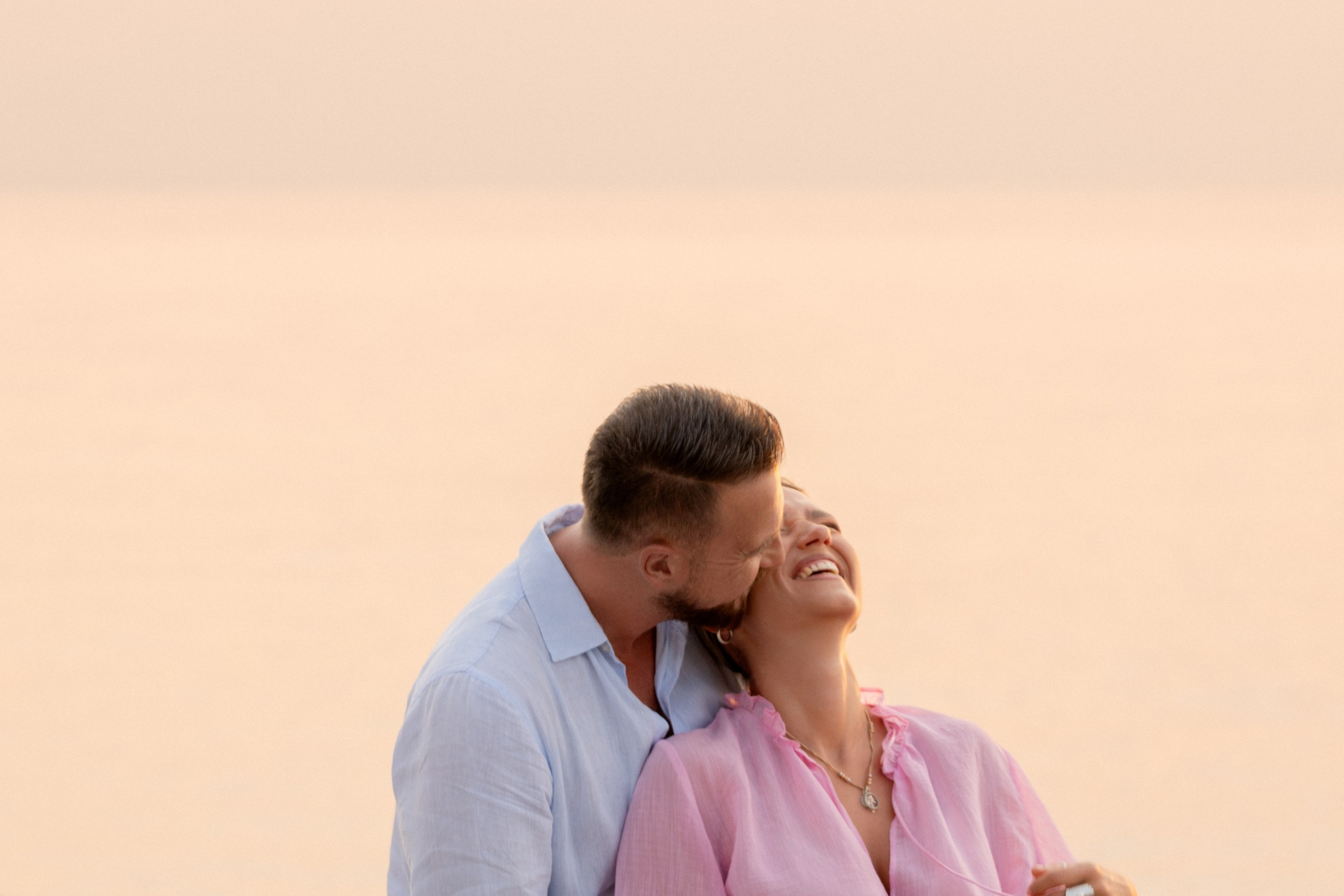 Кемер — фотосессия на большом пляже со скалами (Гёйнюк). PHOTOGRAPHER IN ANTALYA KEMER BELEK SIDE ALANYA