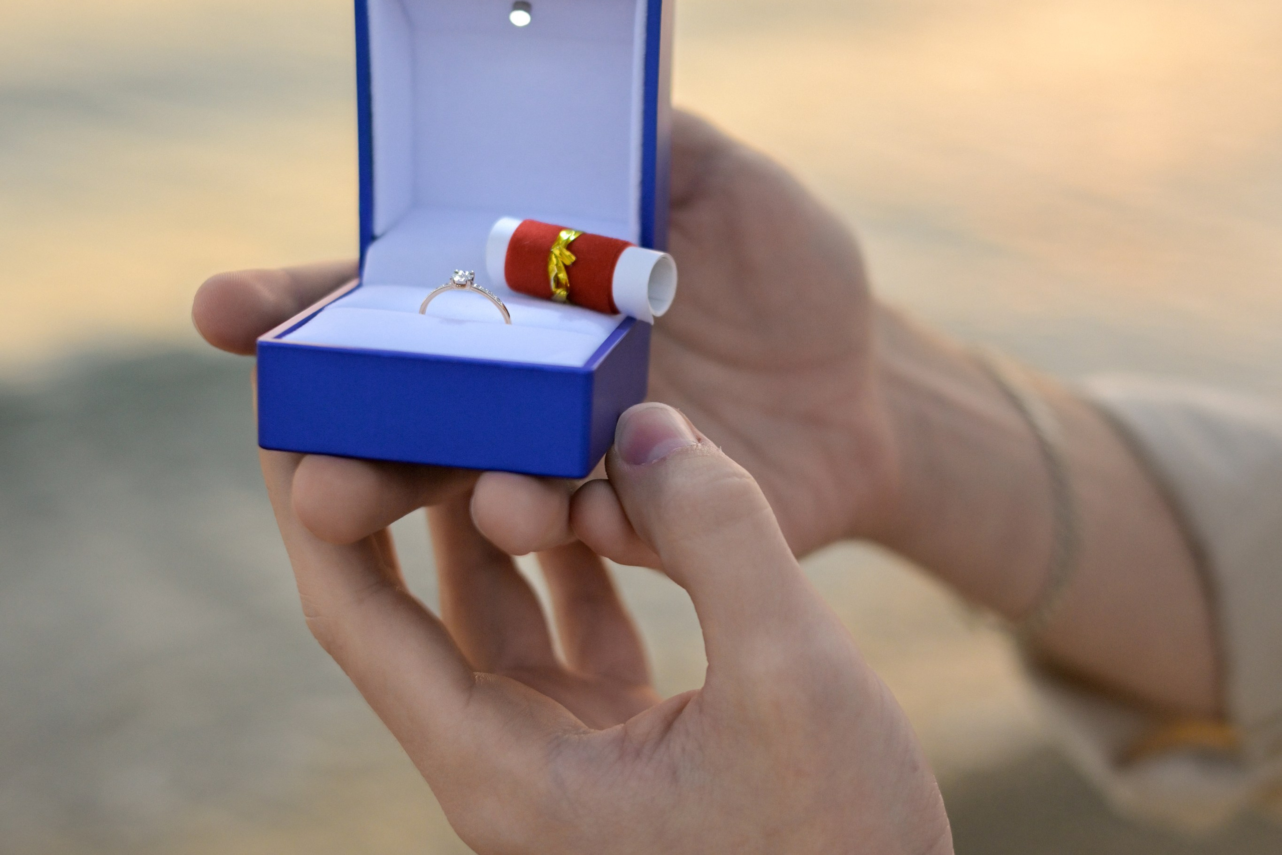 Фотосессия предложении руки и сердца на берегу моря. Фотограф в Анталии Кемер Белек Сиде Каш Алания