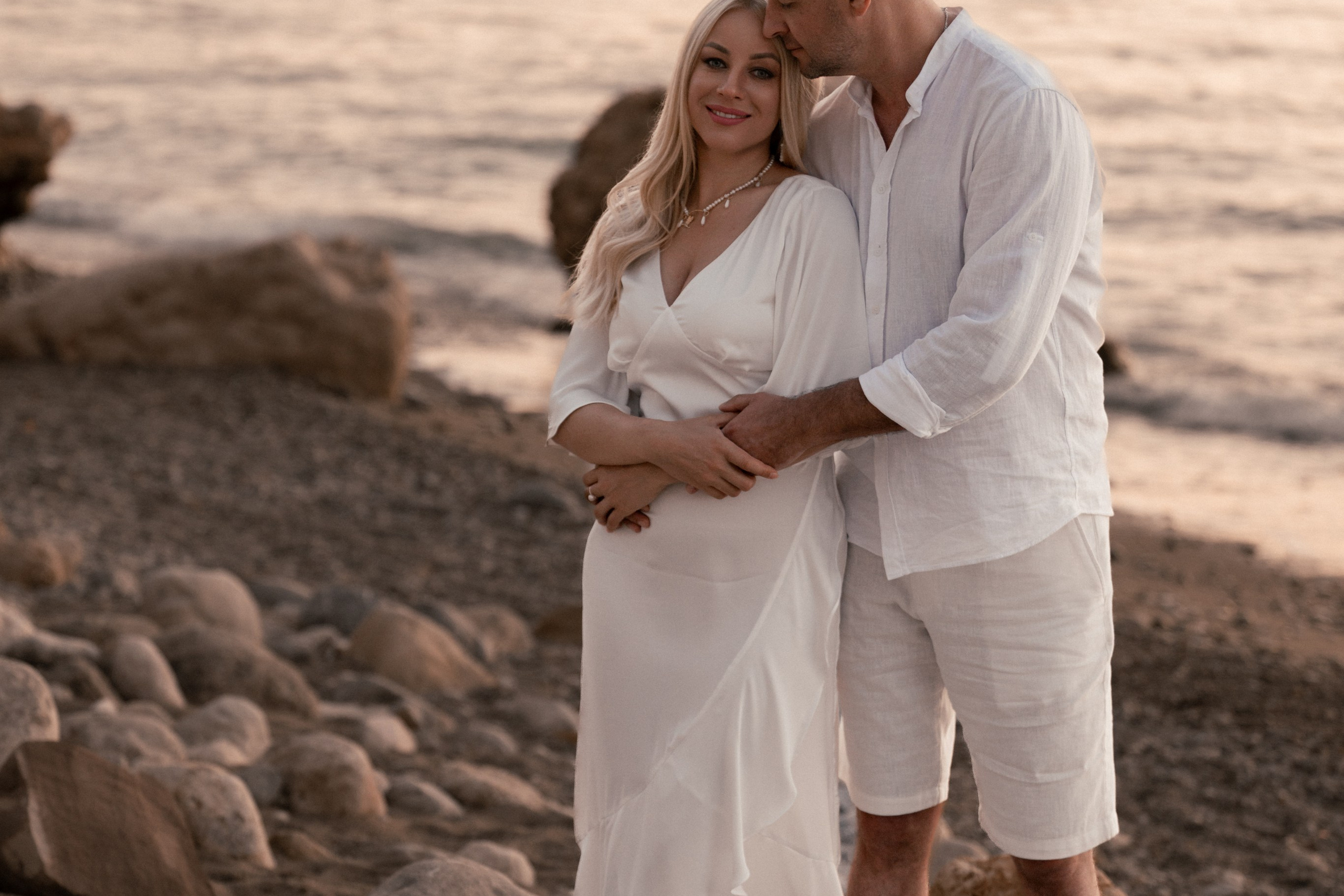 Кемер — фотосессия на большом пляже со скалами (Гёйнюк). PHOTOGRAPHER IN ANTALYA KEMER BELEK SIDE ALANYA