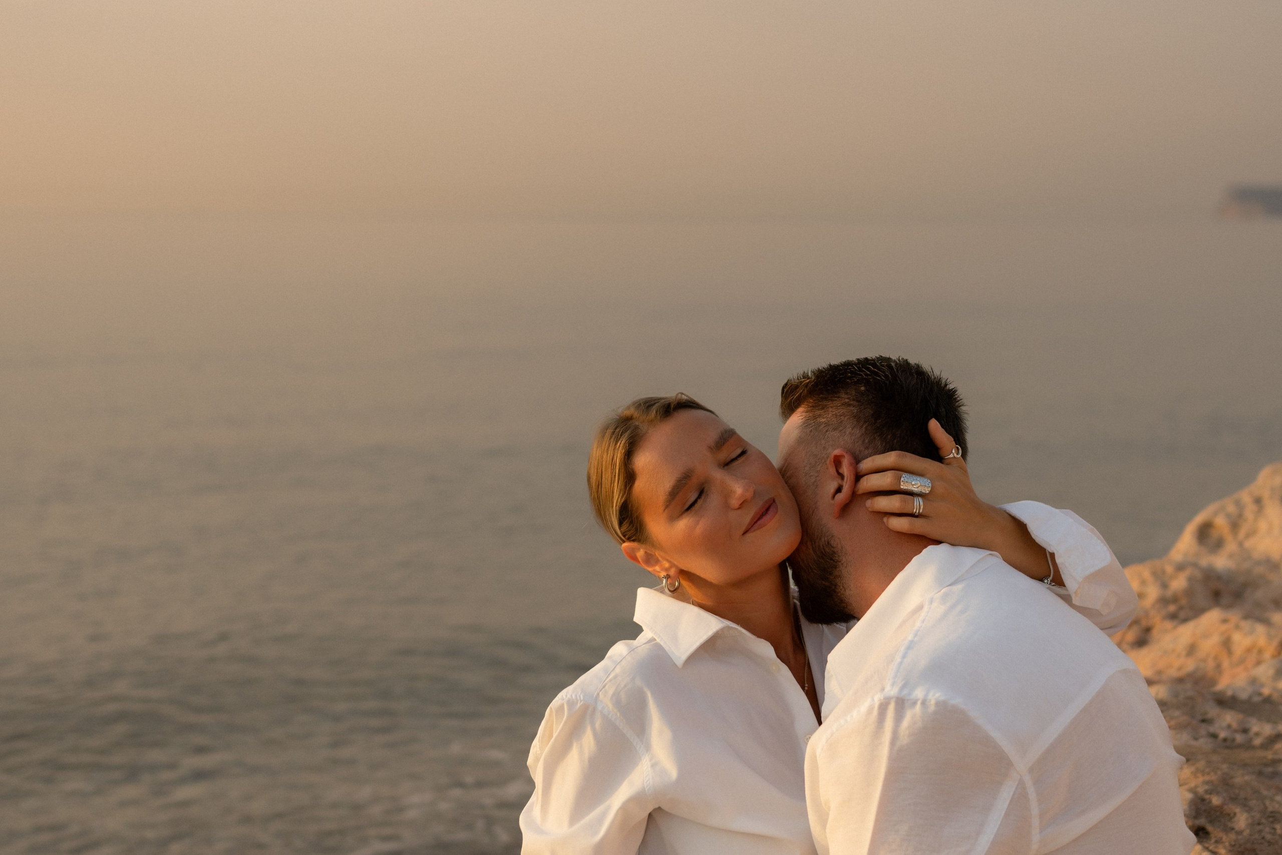 Кемер — фотосессия на большом пляже со скалами (Гёйнюк). PHOTOGRAPHER IN ANTALYA KEMER BELEK SIDE ALANYA